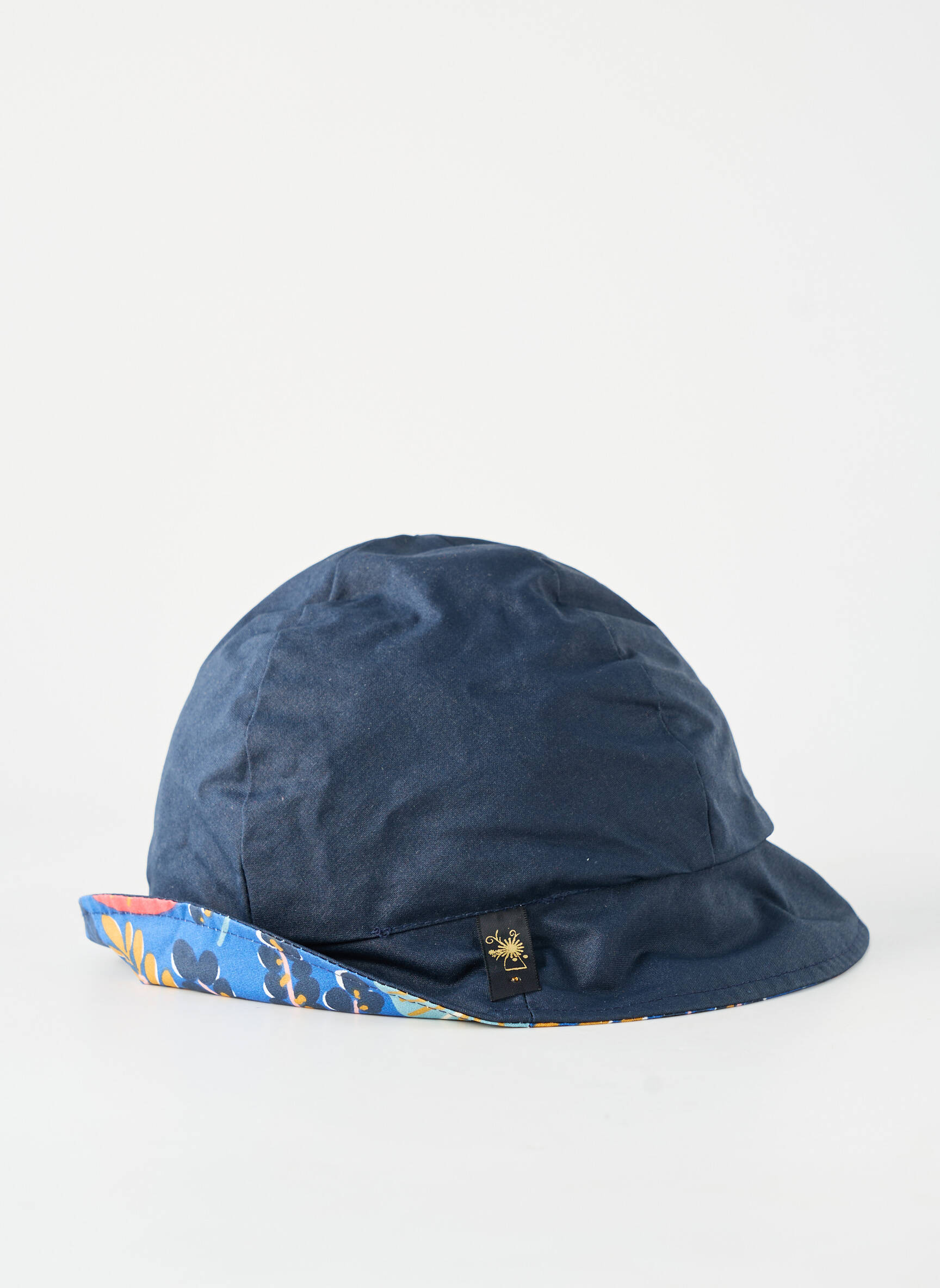 Chapeau forme bob bleu TOUT EN TETE femme