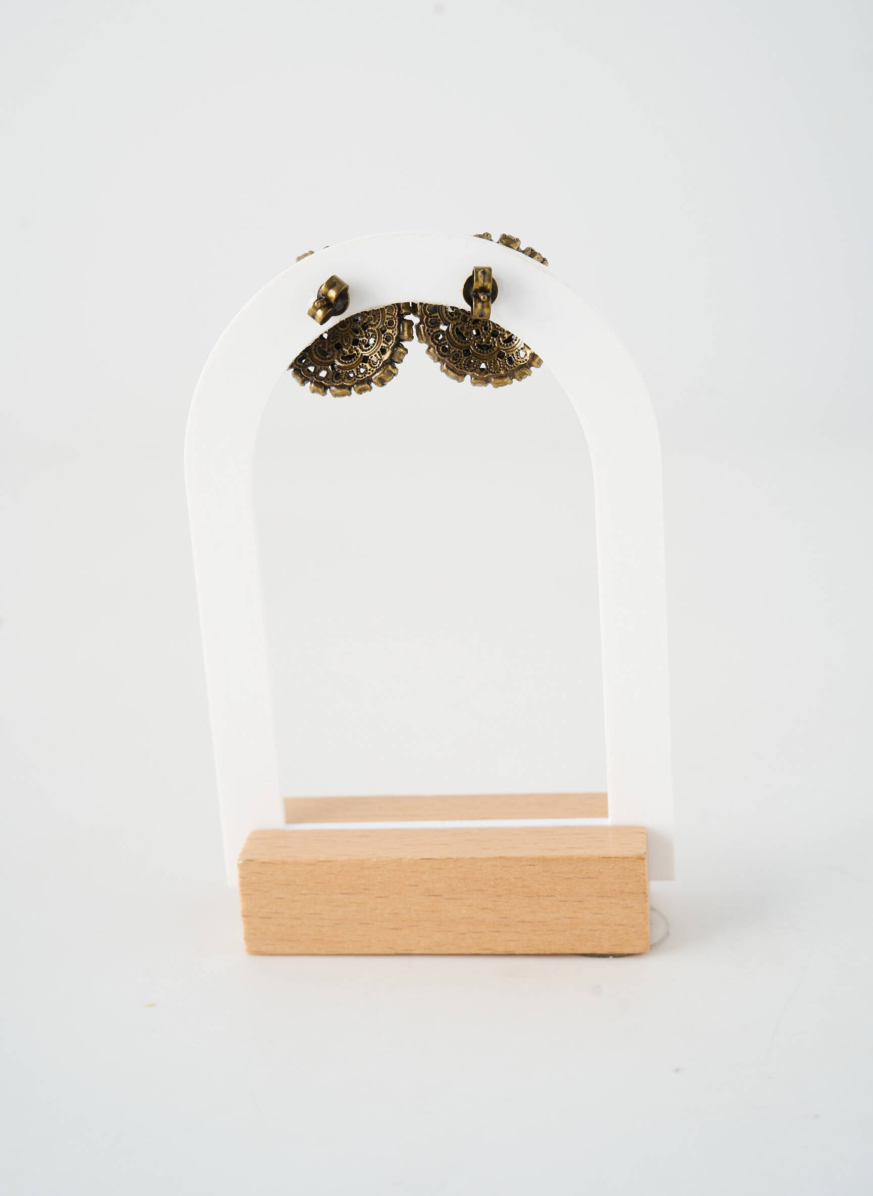 Boucles d’oreilles matériaux métal or KONPLOTT femme
