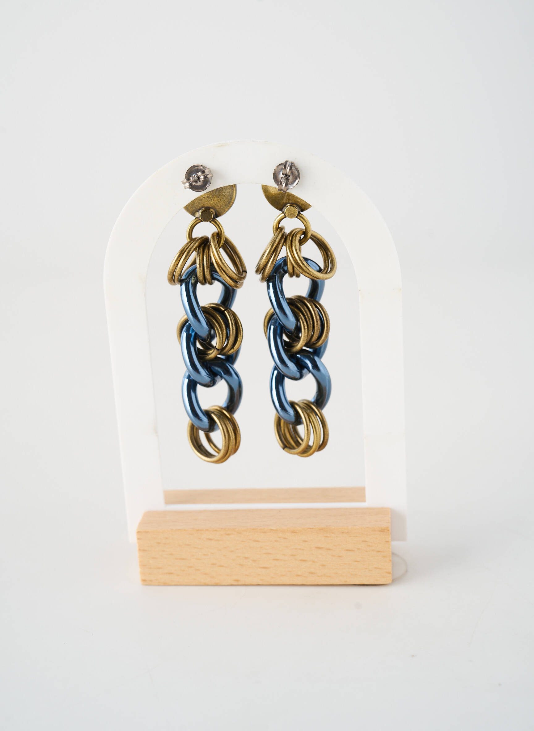 Boucles d’oreilles matériaux métal bleu KONPLOTT femme