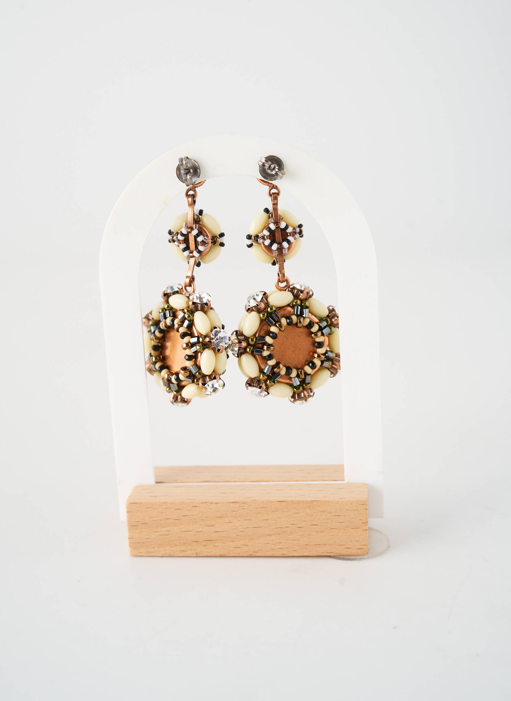 Boucles d’oreilles matériaux métal beige KONPLOTT femme
