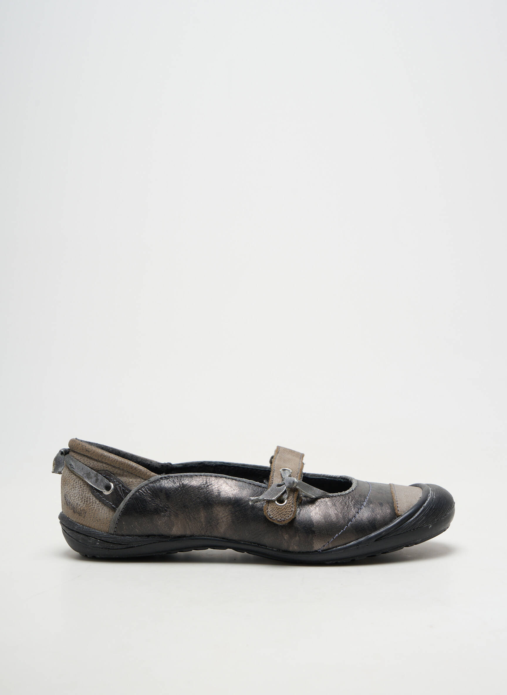 Ballerines matière lisse bout rond gris GBB fille