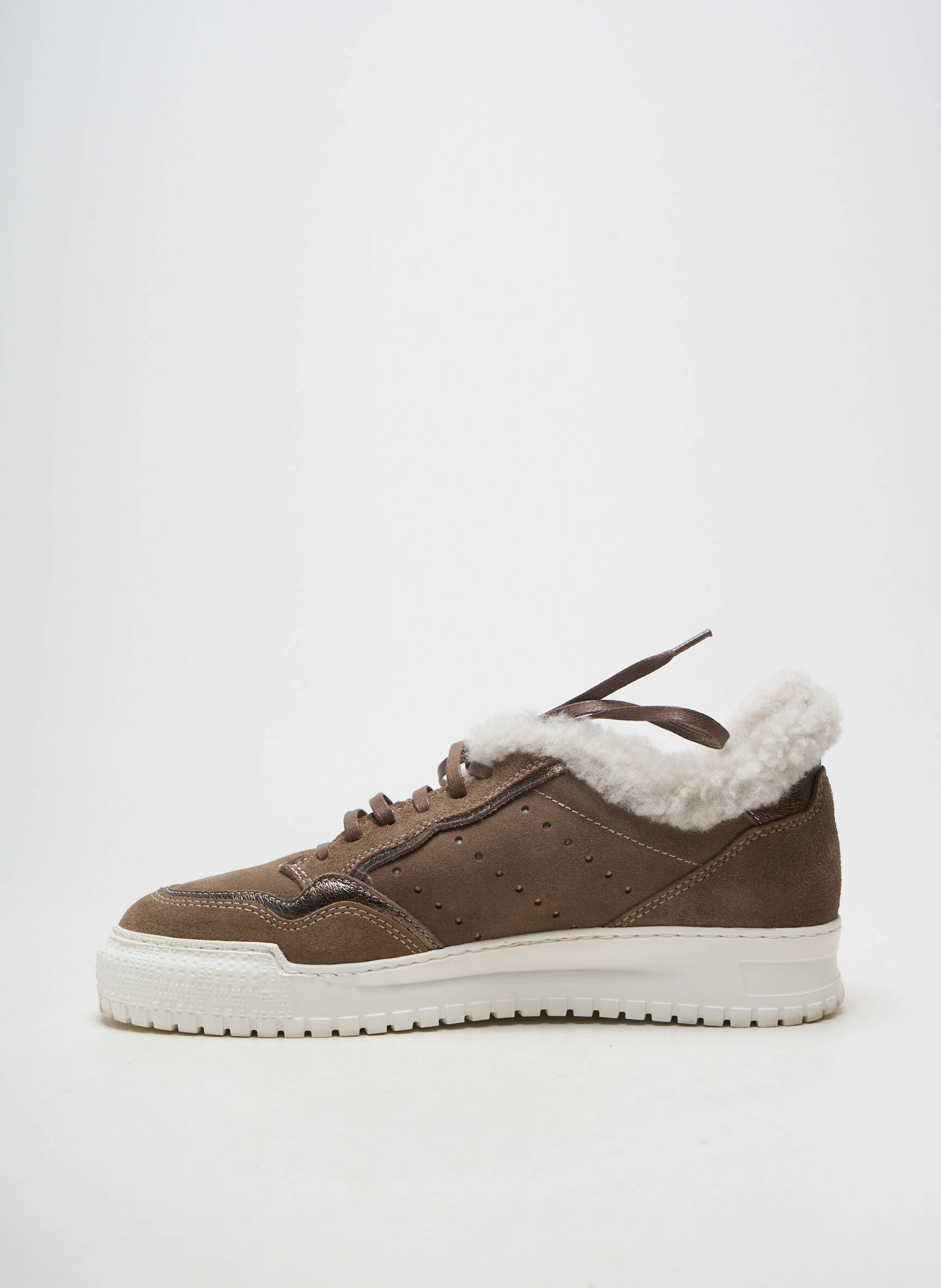 Baskets bout rond talon plat jusqu'à 3cm marron HOOPER SHOES femme