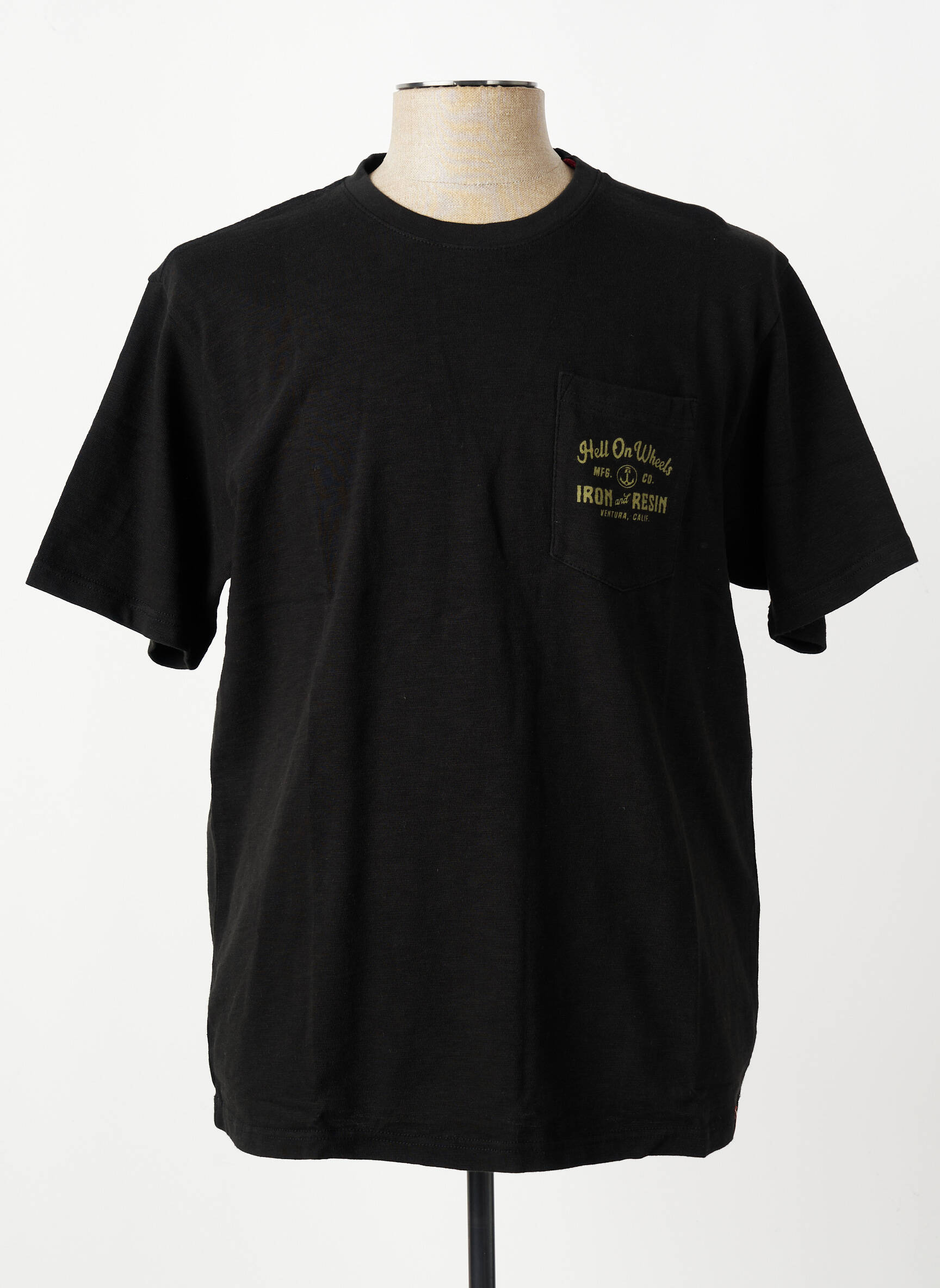 T-shirt coupe cintrée manches courtes noir IRON AND RESIN homme