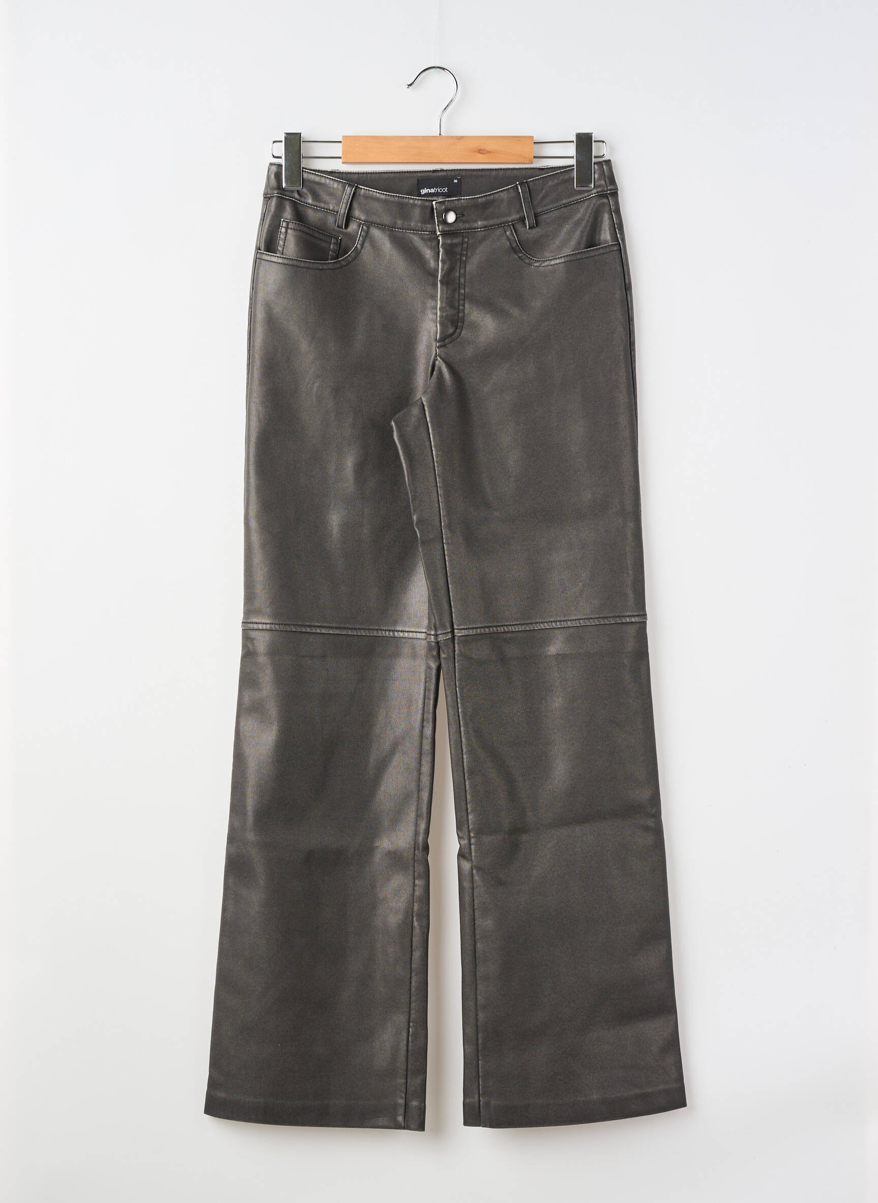 Pantalon droit fermeture zippée sous rabat boutonné taille normale gris GINA TRICOT femme