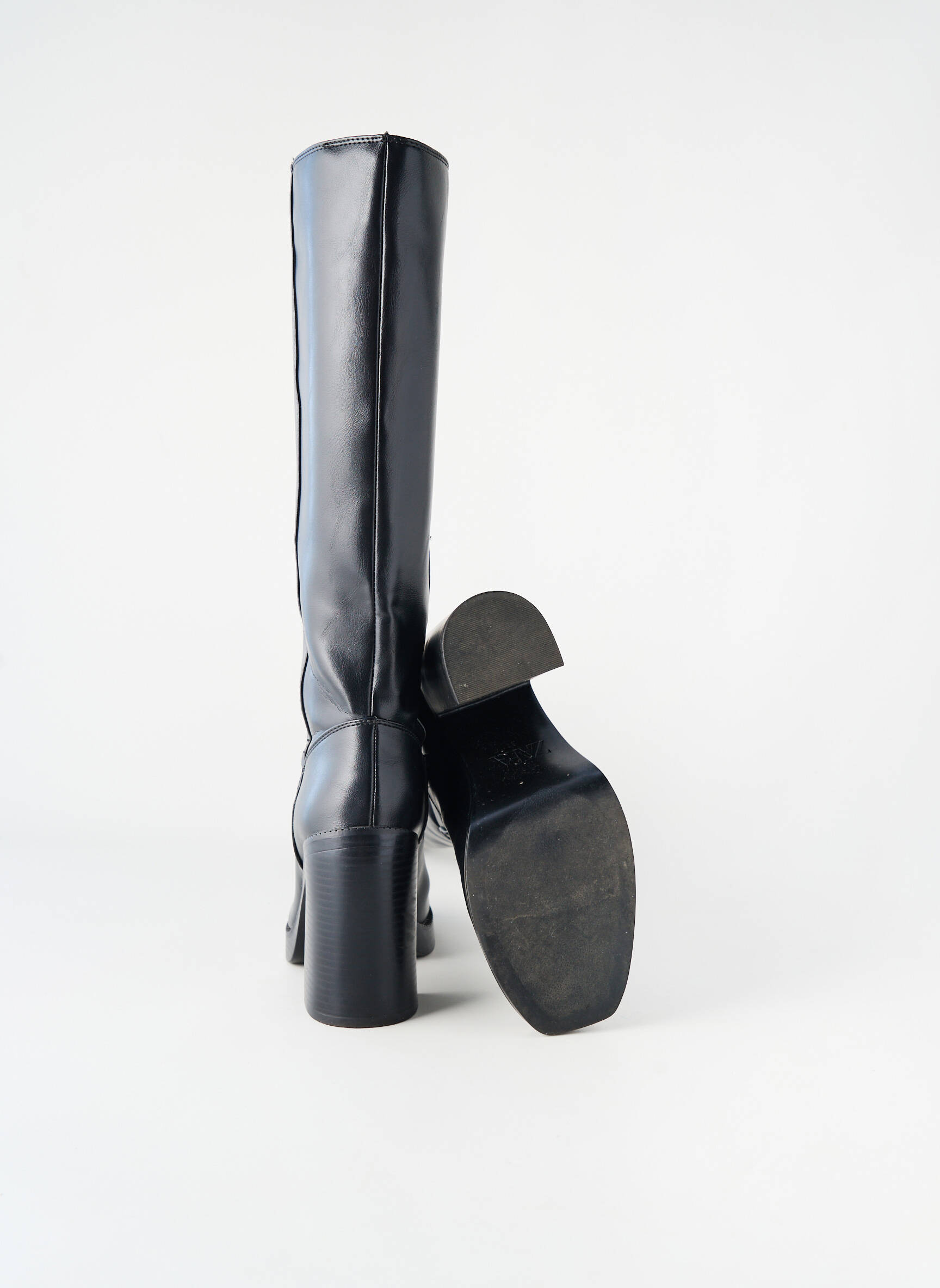 Bottes matière lisse talon de 7 à 9cm noir ZARA femme