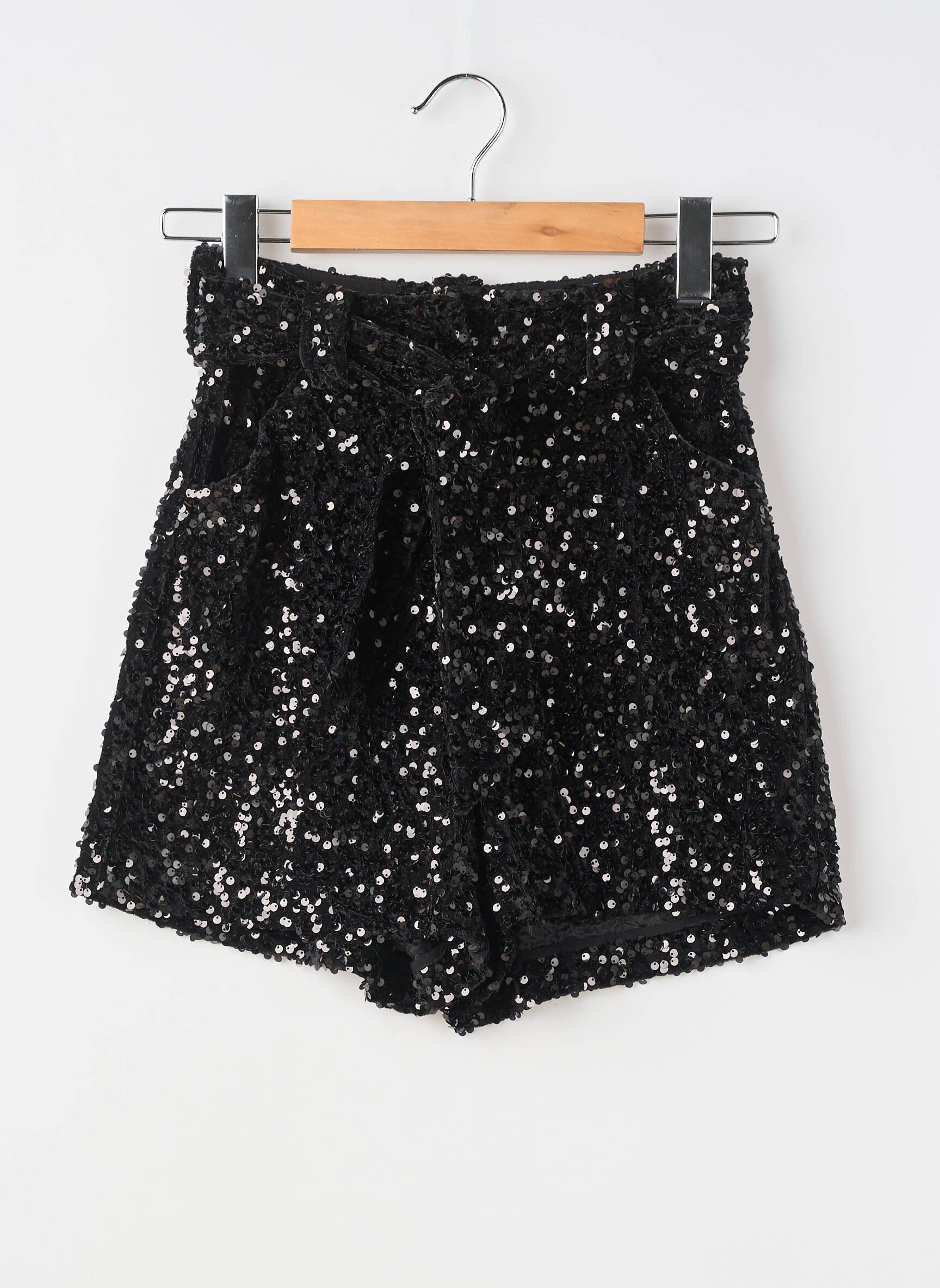 Short fermeture zippée sous rabat avec crochet taille normale noir STELLA & SUZIE femme