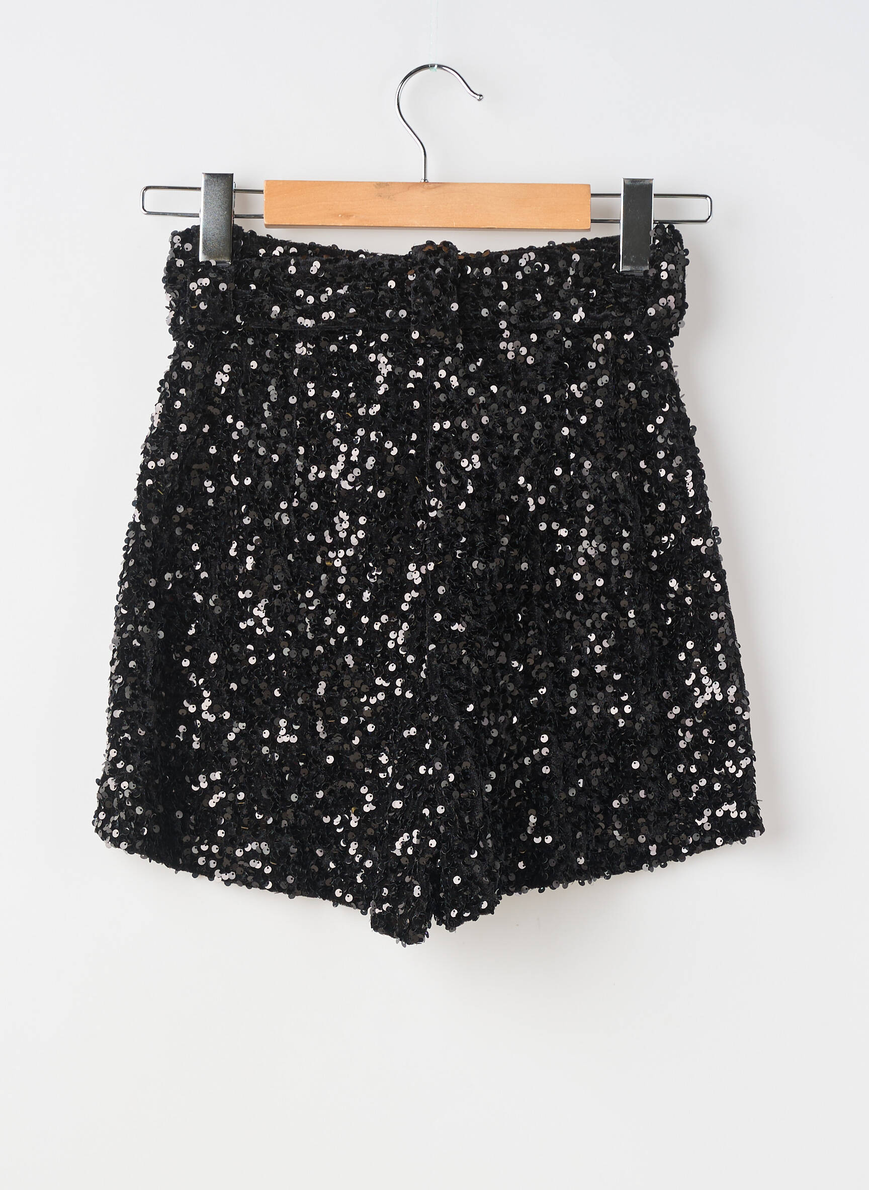 Short fermeture zippée sous rabat avec crochet taille normale noir STELLA & SUZIE femme