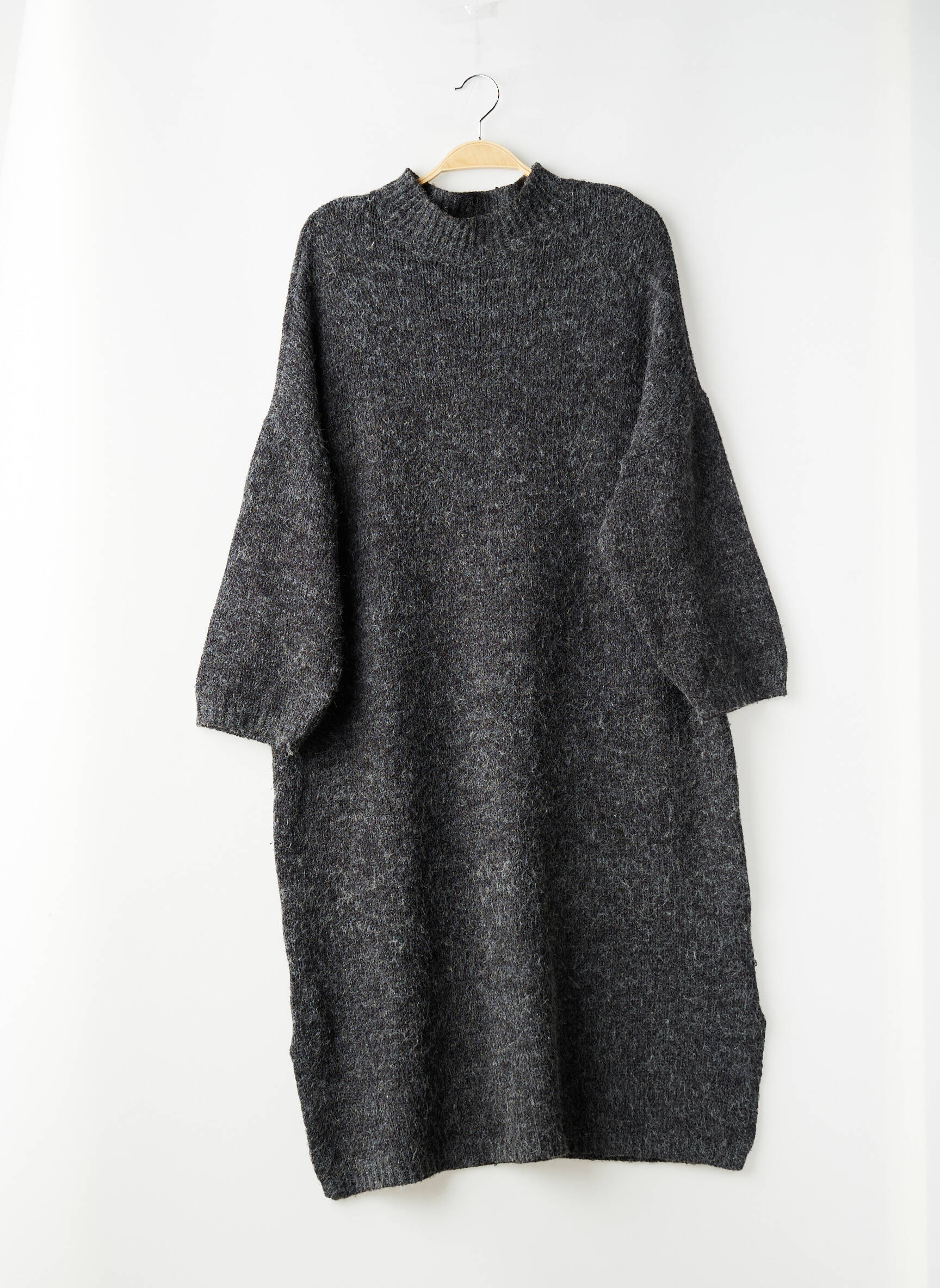Robe pull resserrée sur le bas manches longues gris MONKI femme