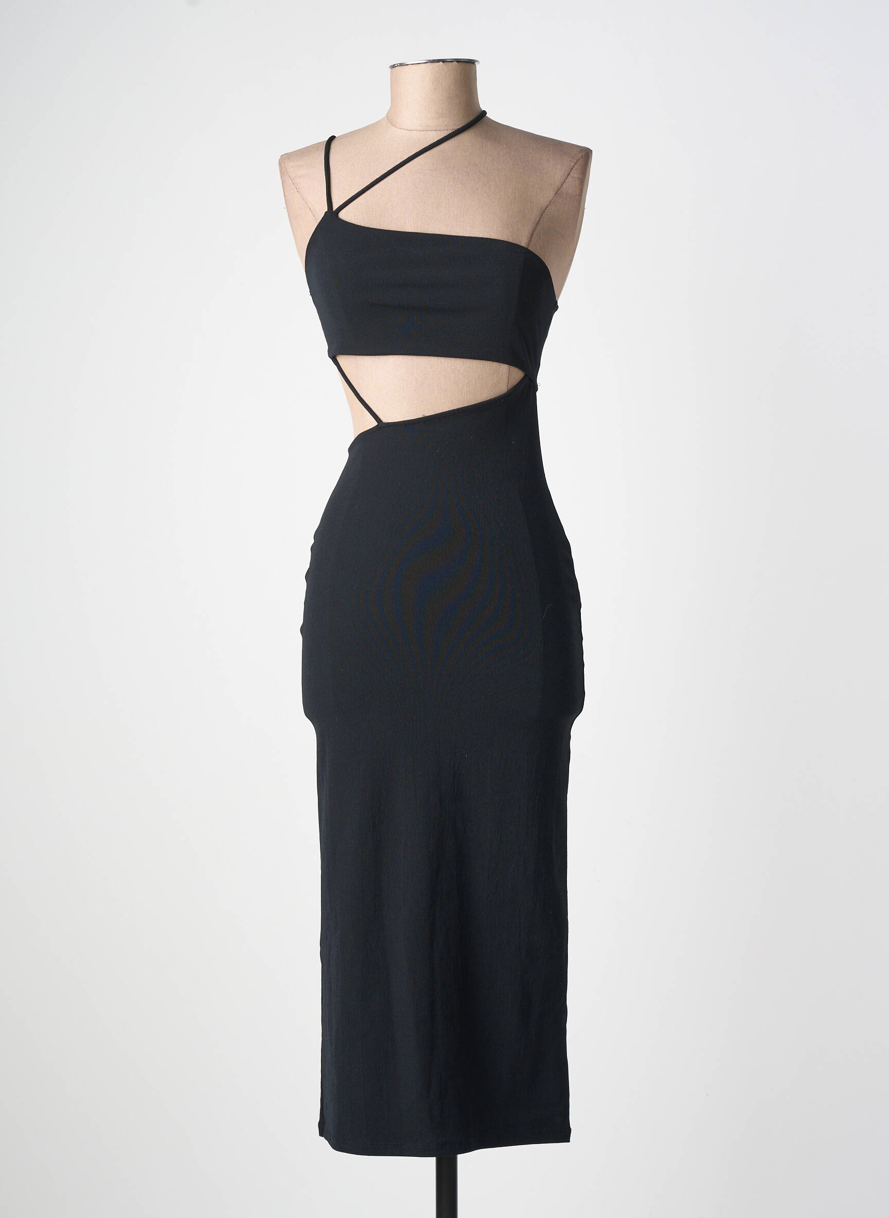 Robe mi-longue coupe cintrée fines bretelles noir ZARA femme