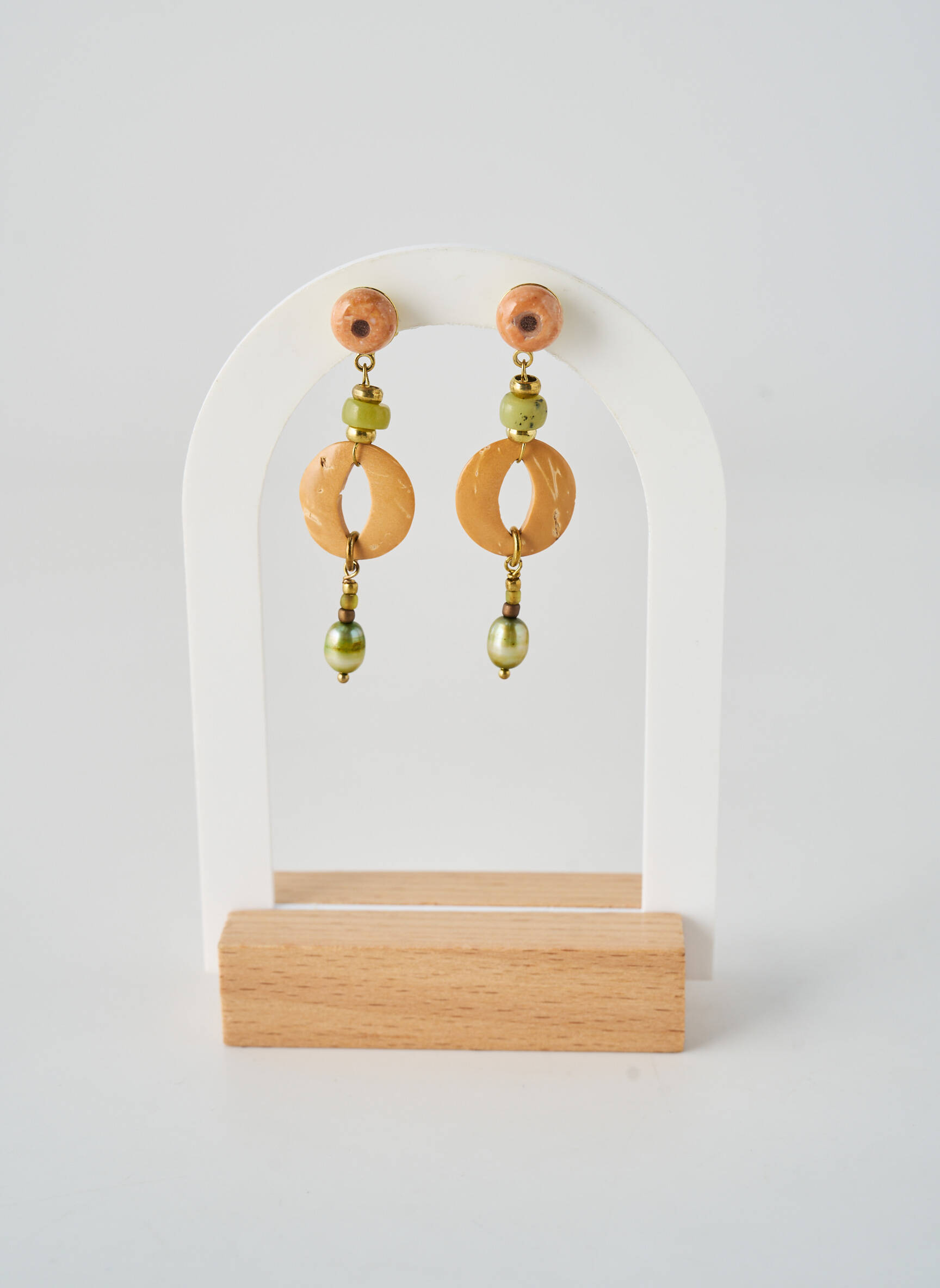 Boucles d’oreilles ornement perles beige NATURE BIJOUX femme