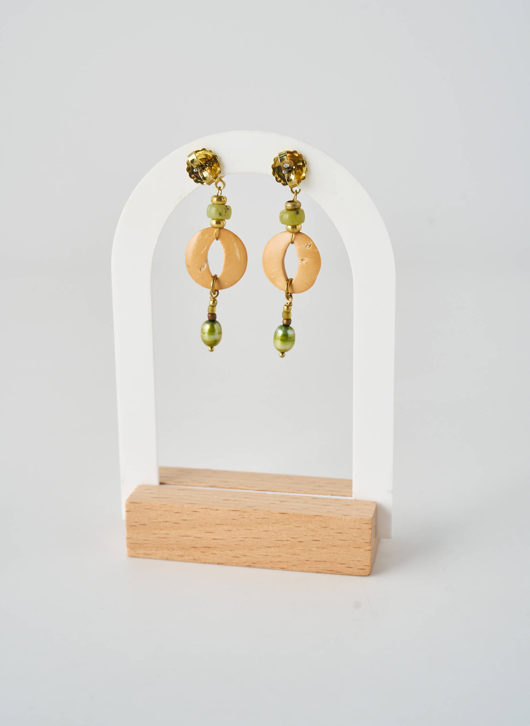 Boucles d’oreilles ornement perles beige NATURE BIJOUX femme