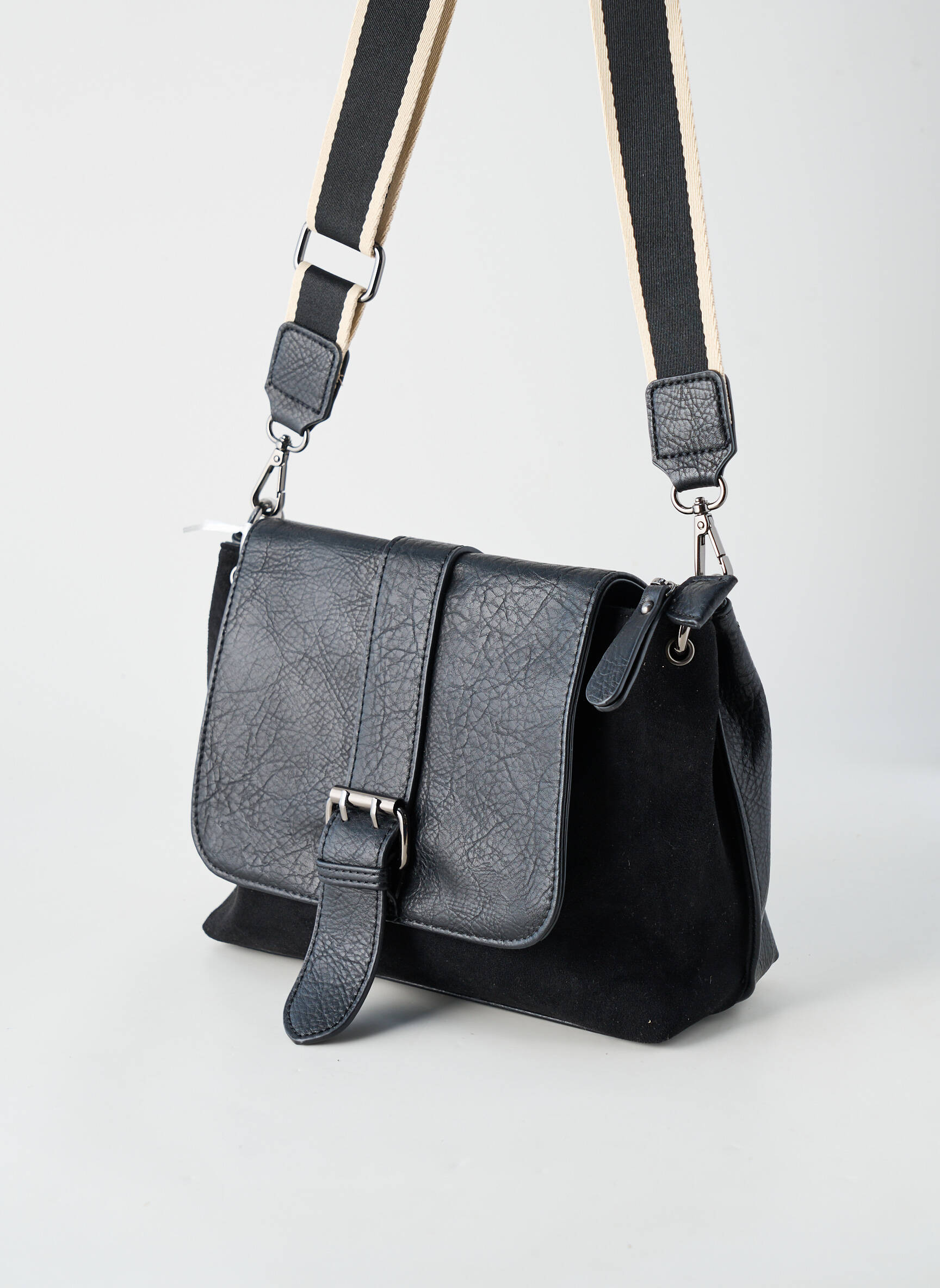 Sac multipoches forme rectangulaire noir INES DELAURE femme