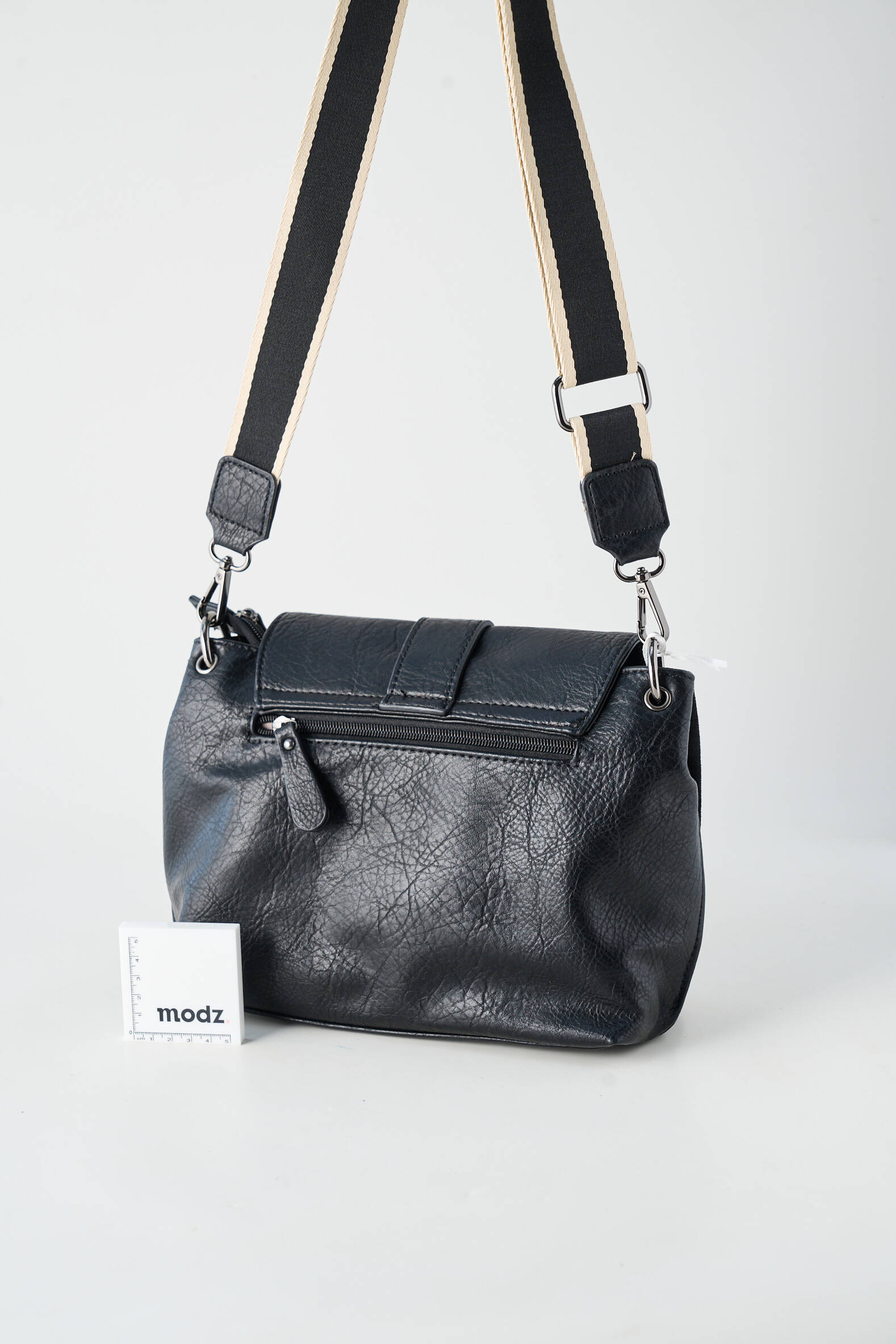 Sac multipoches forme rectangulaire noir INES DELAURE femme