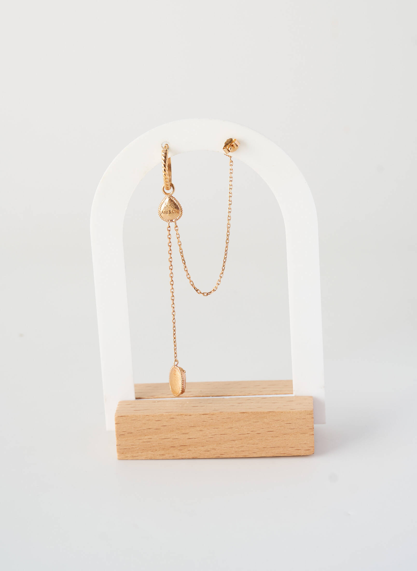 Boucle d'oreille mono matériaux plaqué or or ANA & CHA femme