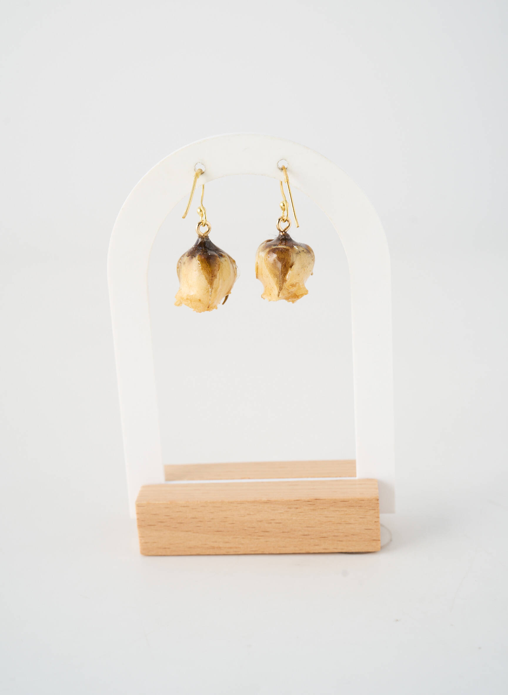 Boucles d’oreilles fermeture crochet beige MADAME LILI femme