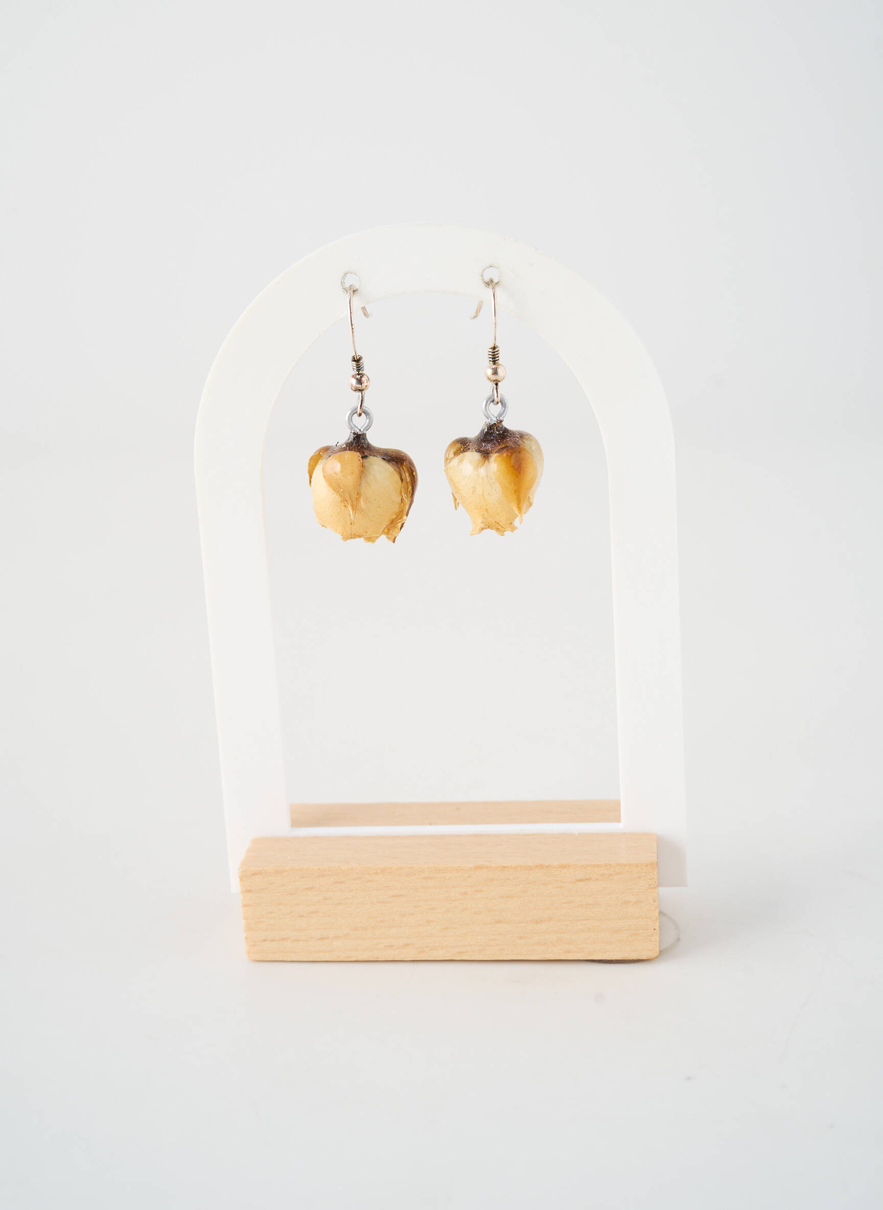 Boucles d’oreilles fermeture crochet beige MADAME LILI femme