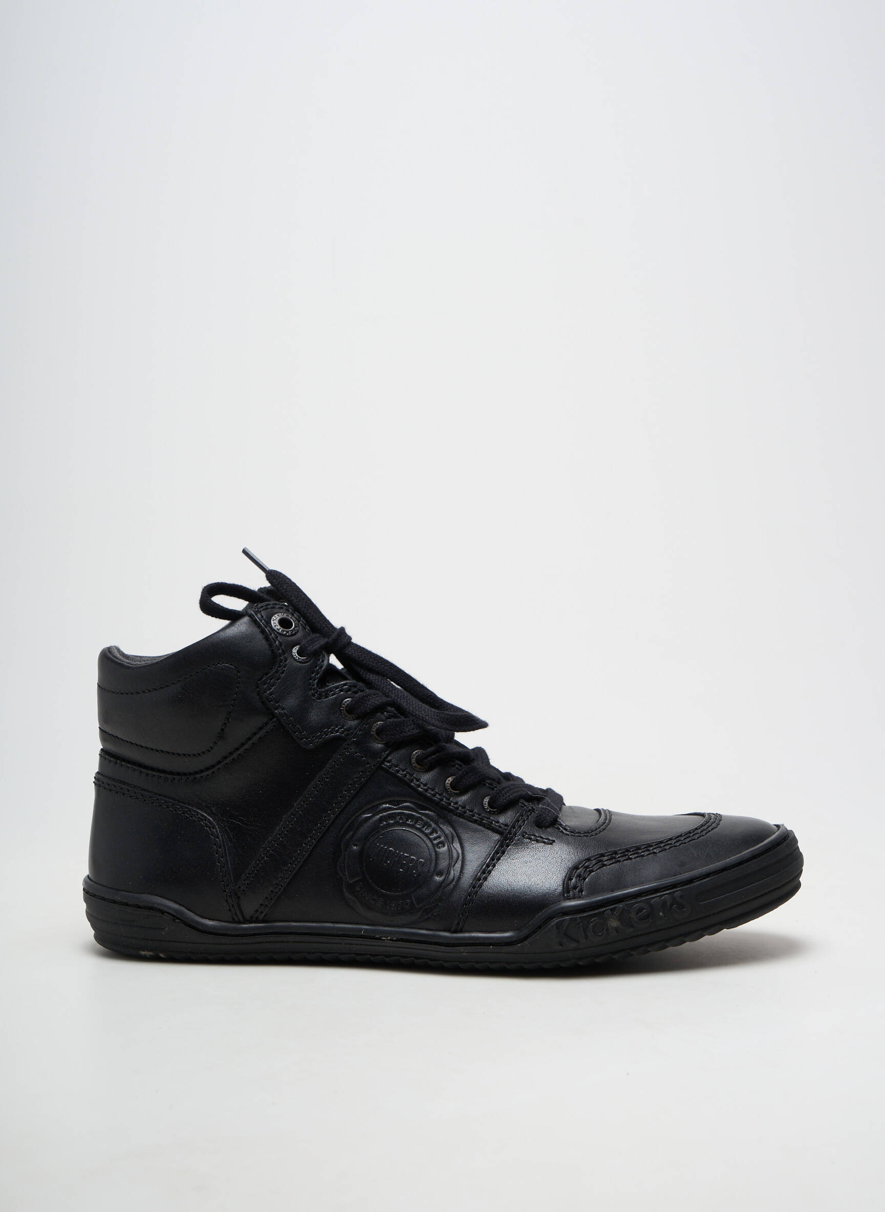 Baskets matière lisse bout rond noir KICKERS homme