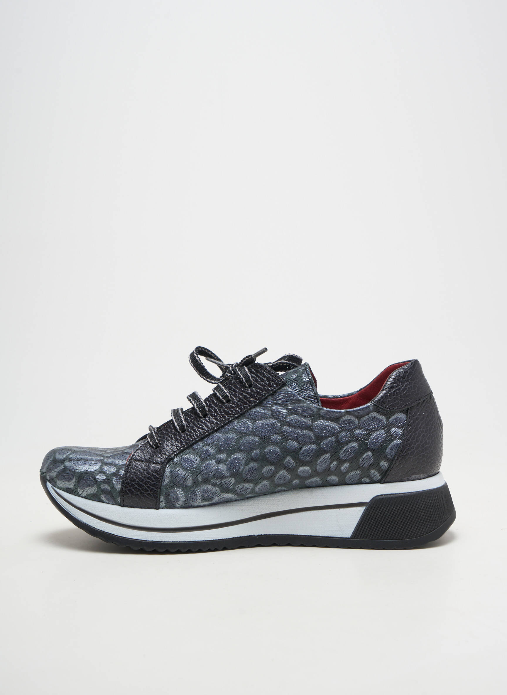 Baskets matière lisse talon plat jusqu'à 3cm noir JOSE SAENZ femme