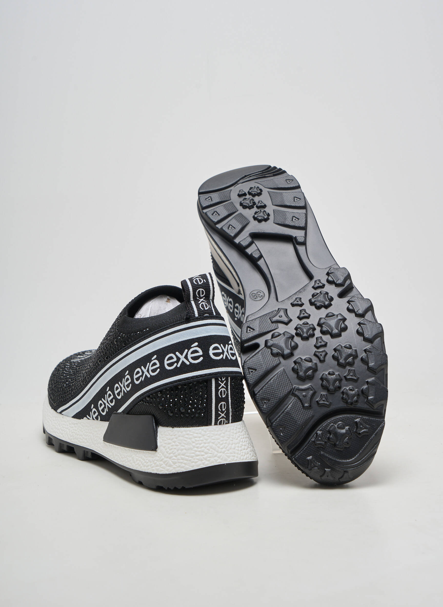 Baskets fermeture elastique talon plat jusqu'à 3cm noir EXÉ femme