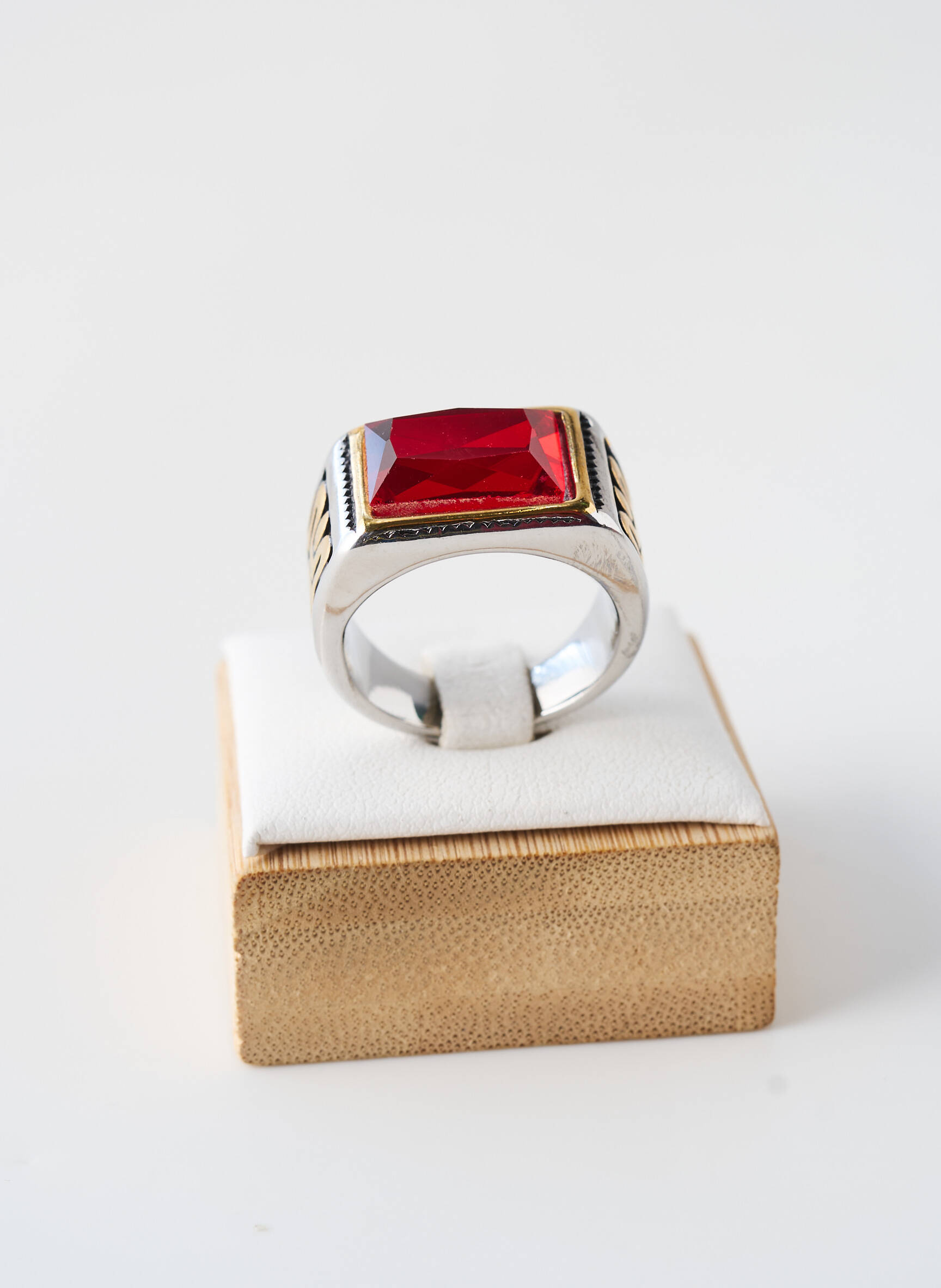 Bague rouge TATA GISELE homme