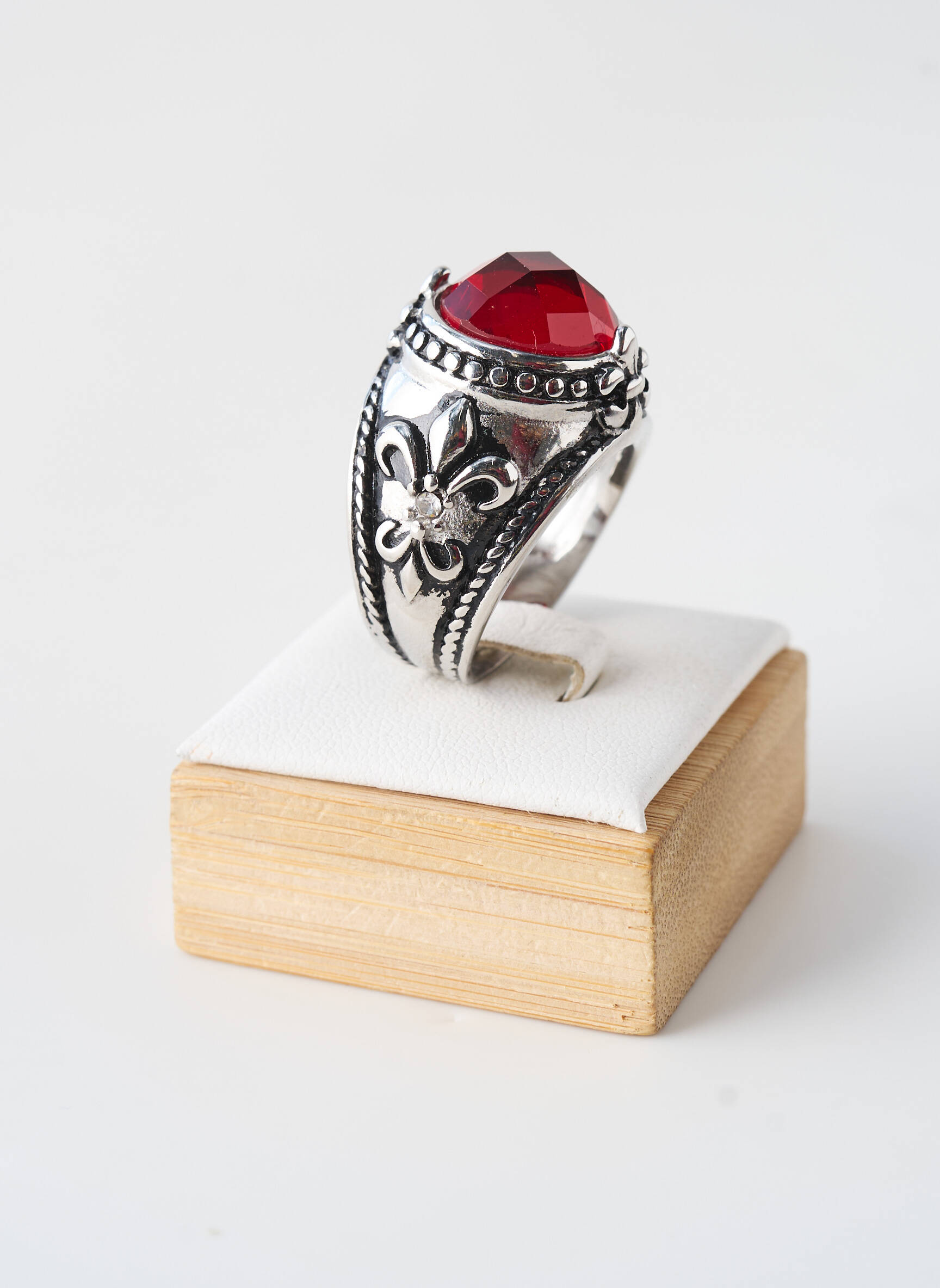 Bague rouge TATA GISELE homme
