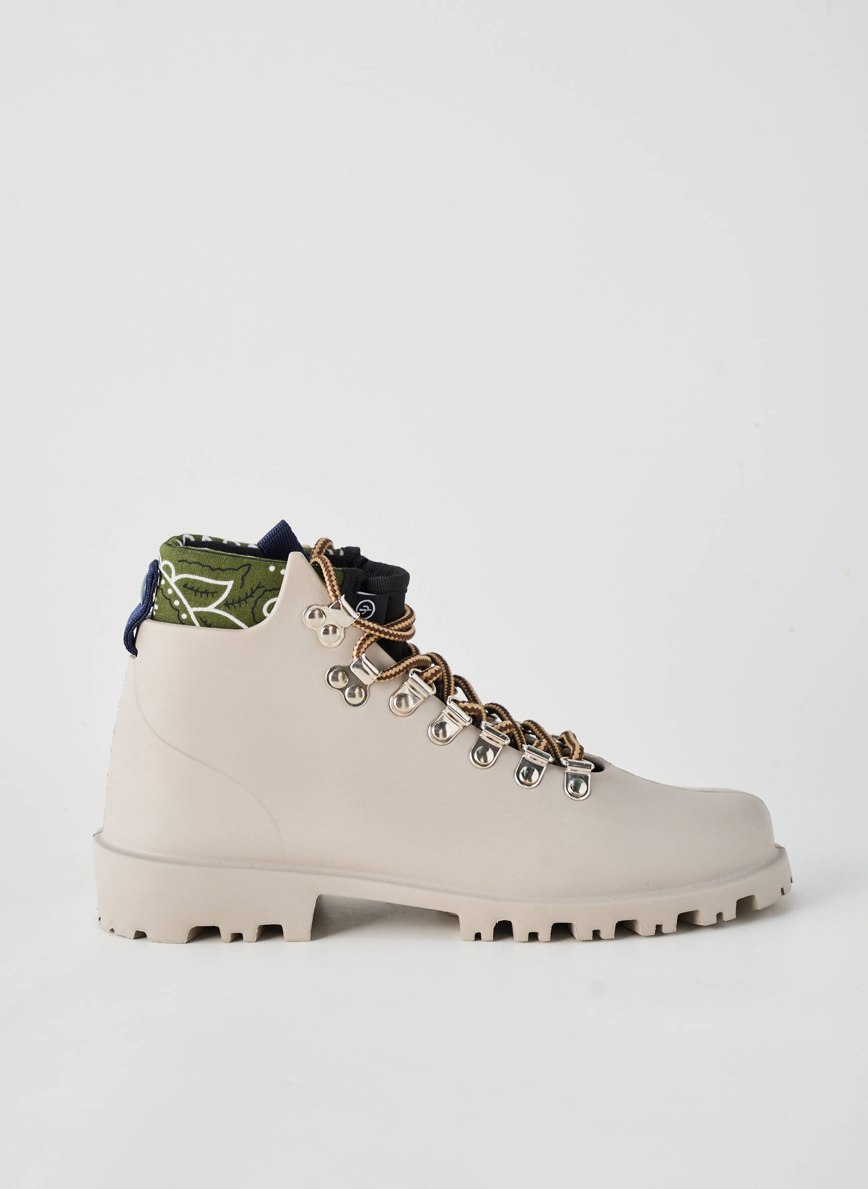 Baskets bout rond talon plat jusqu'à 3cm gris ARIZONA LOVE femme