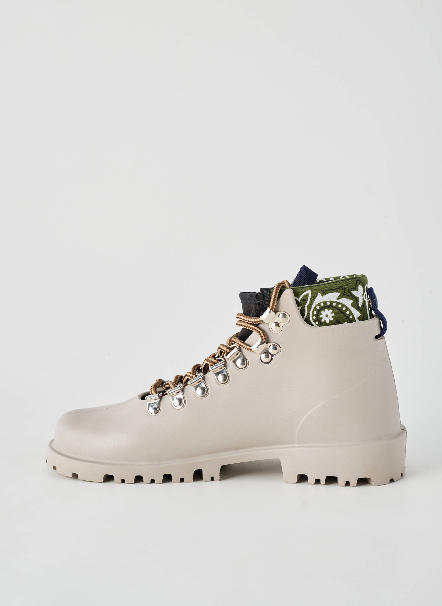 Baskets bout rond talon plat jusqu'à 3cm gris ARIZONA LOVE femme