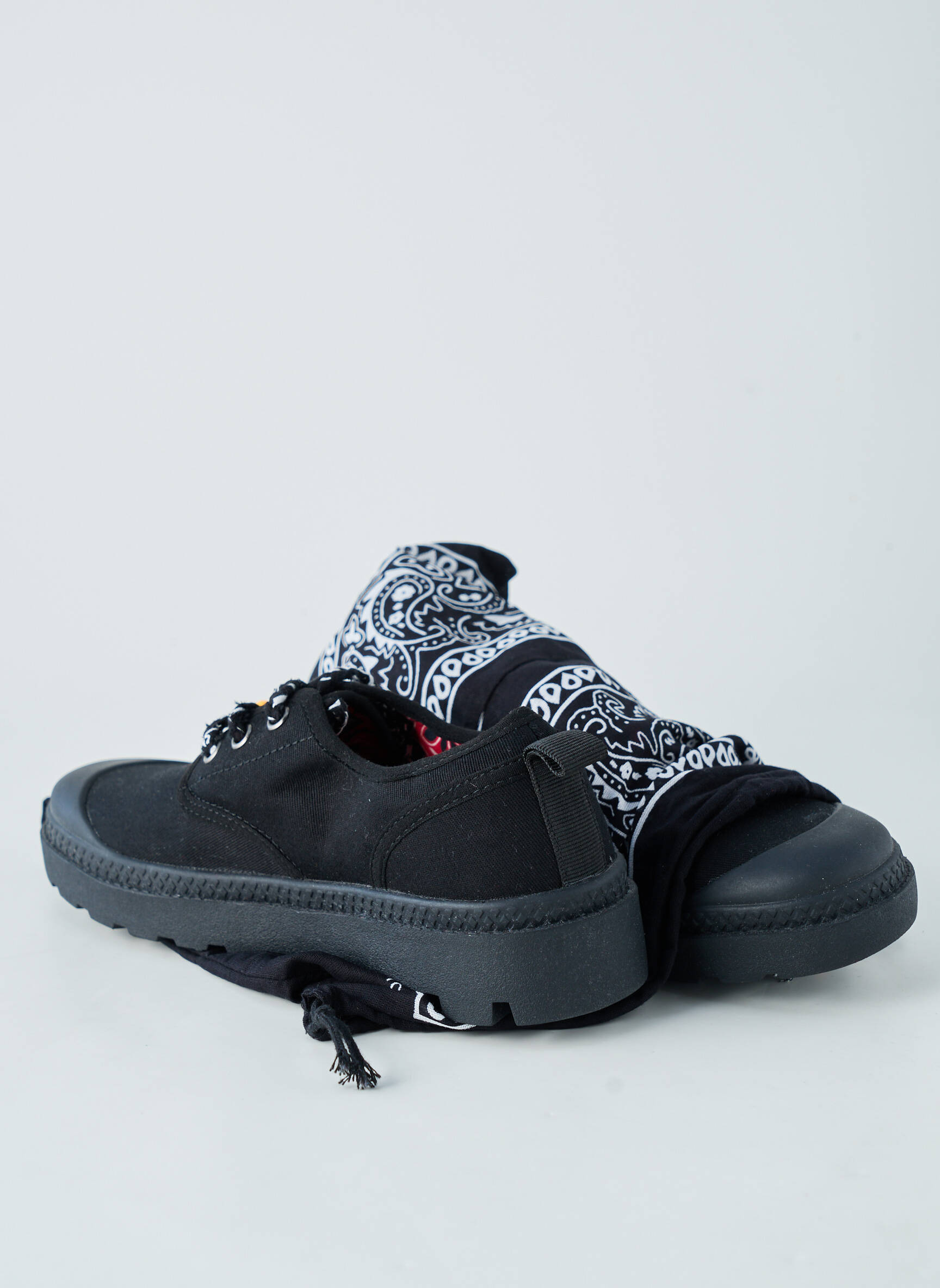 Baskets bout rond talon de 4 à 6cm noir ARIZONA LOVE femme