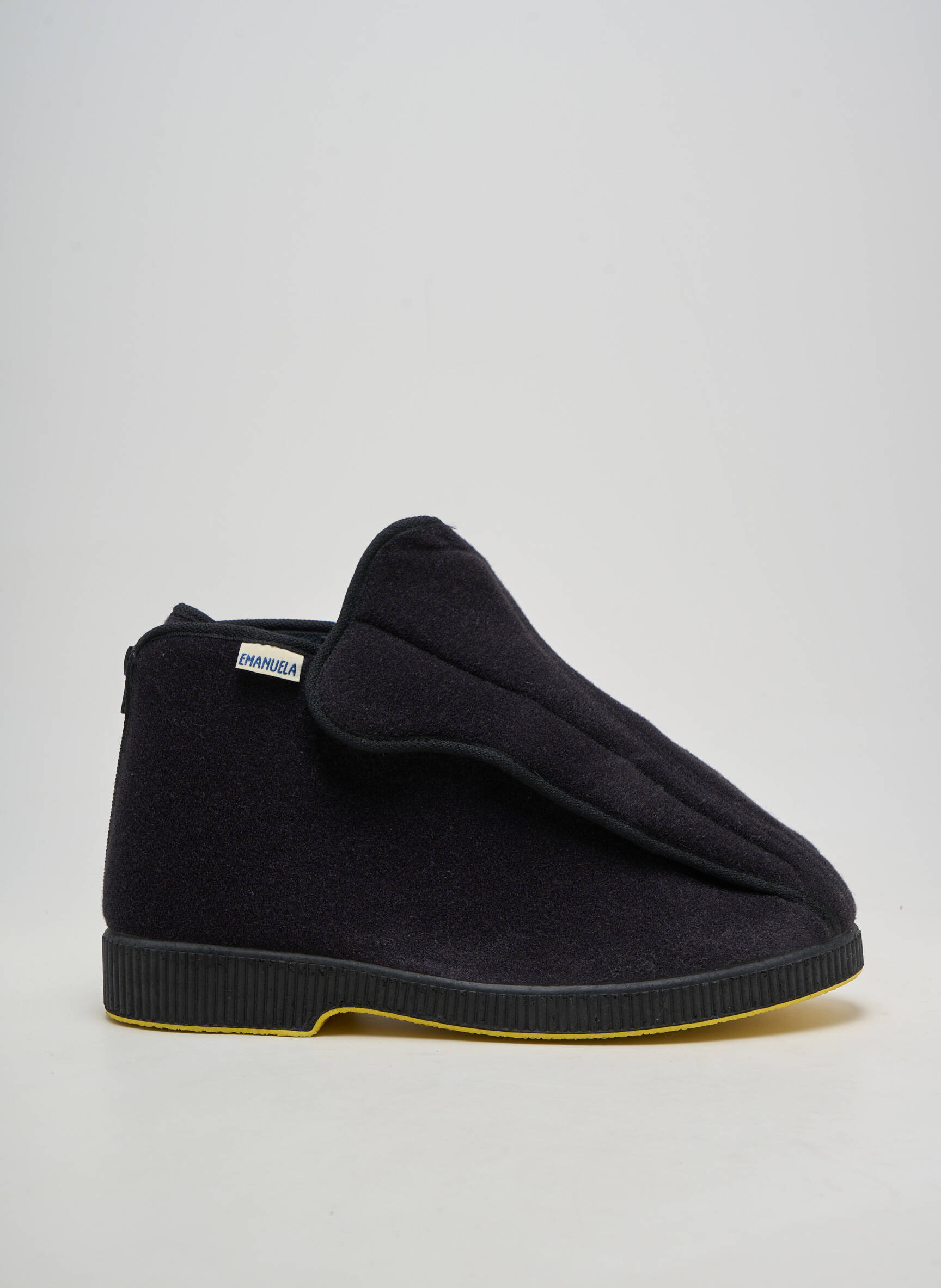 Chaussons/pantoufles fermeture scratch bout rond noir EMANUELA unisexe
