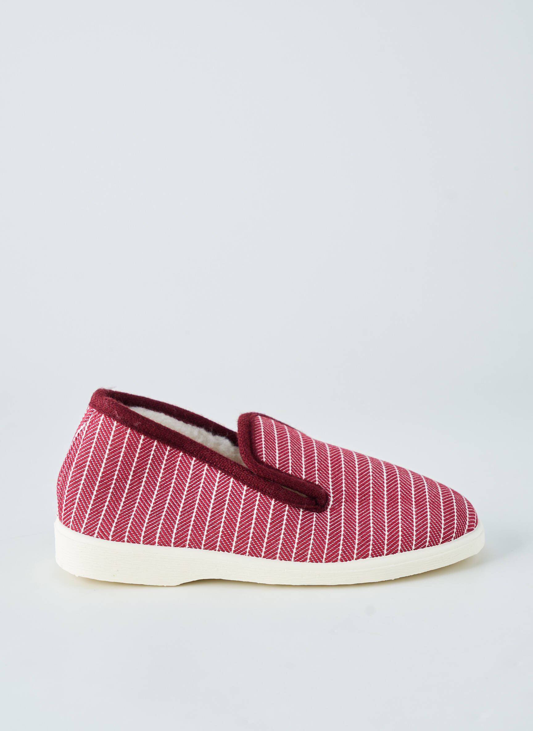 Chaussons/pantoufles bout rond talon plat jusqu'à 3cm rouge DAMART femme