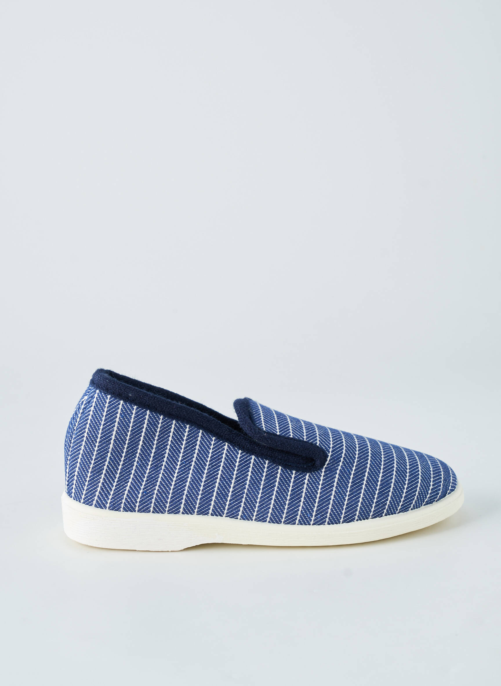 Chaussons/pantoufles bout rond talon plat jusqu'à 3cm bleu DAMART femme