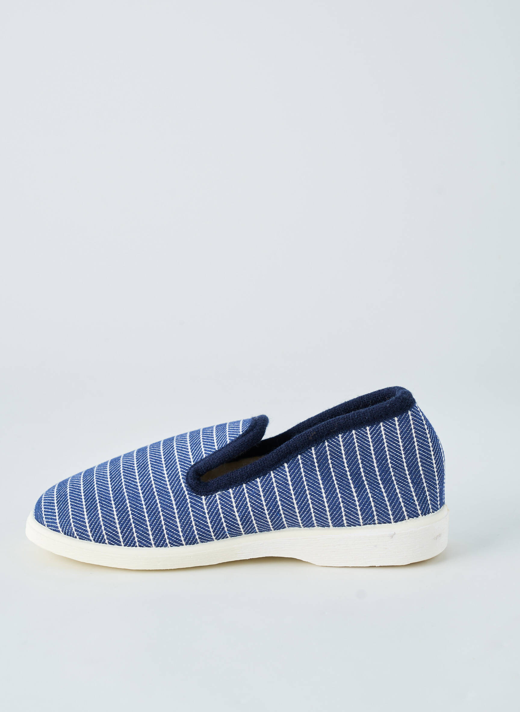 Chaussons/pantoufles bout rond talon plat jusqu'à 3cm bleu DAMART femme