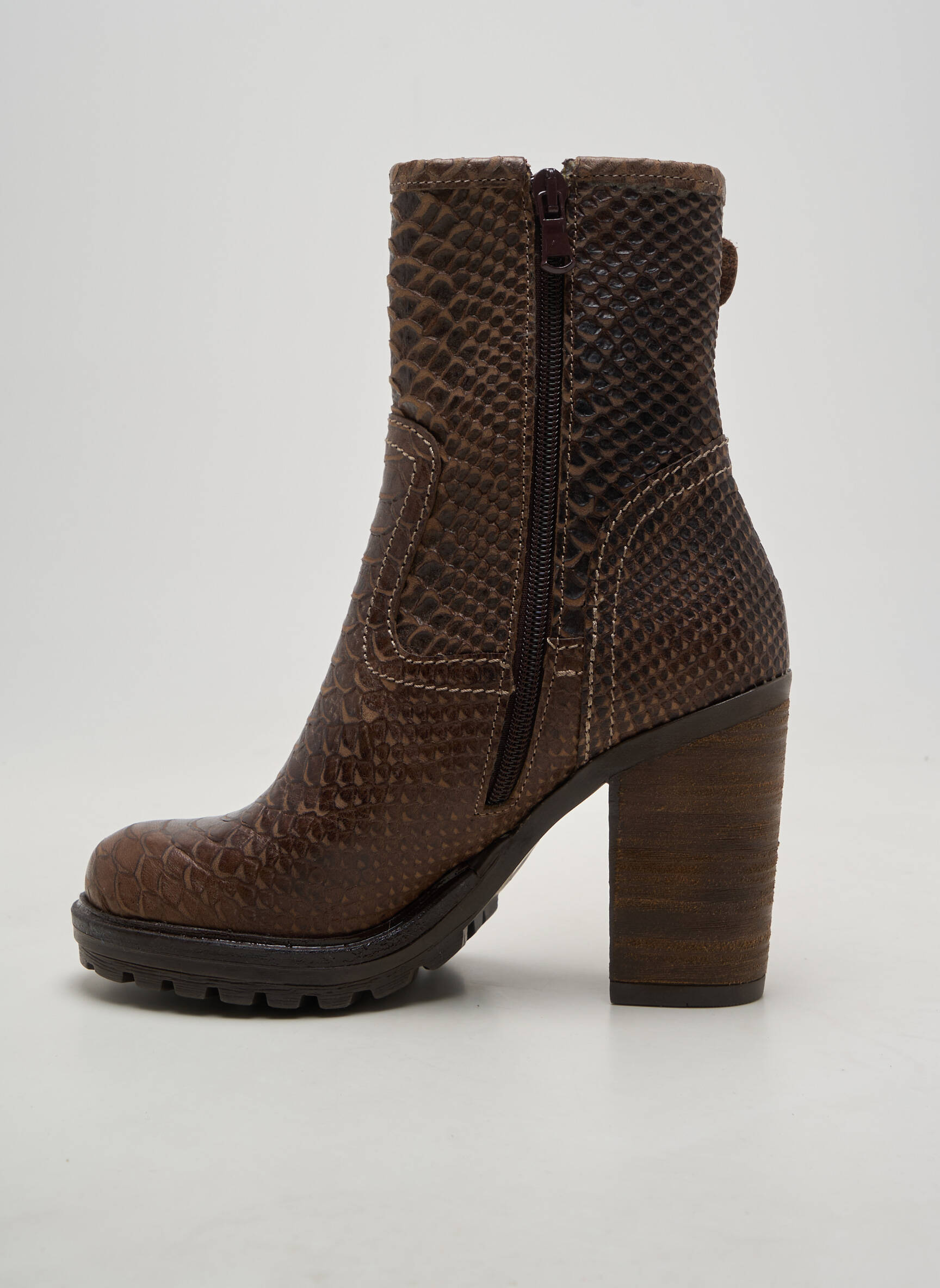 Bottes bout rond talon de 7 à 9cm marron E-COW femme