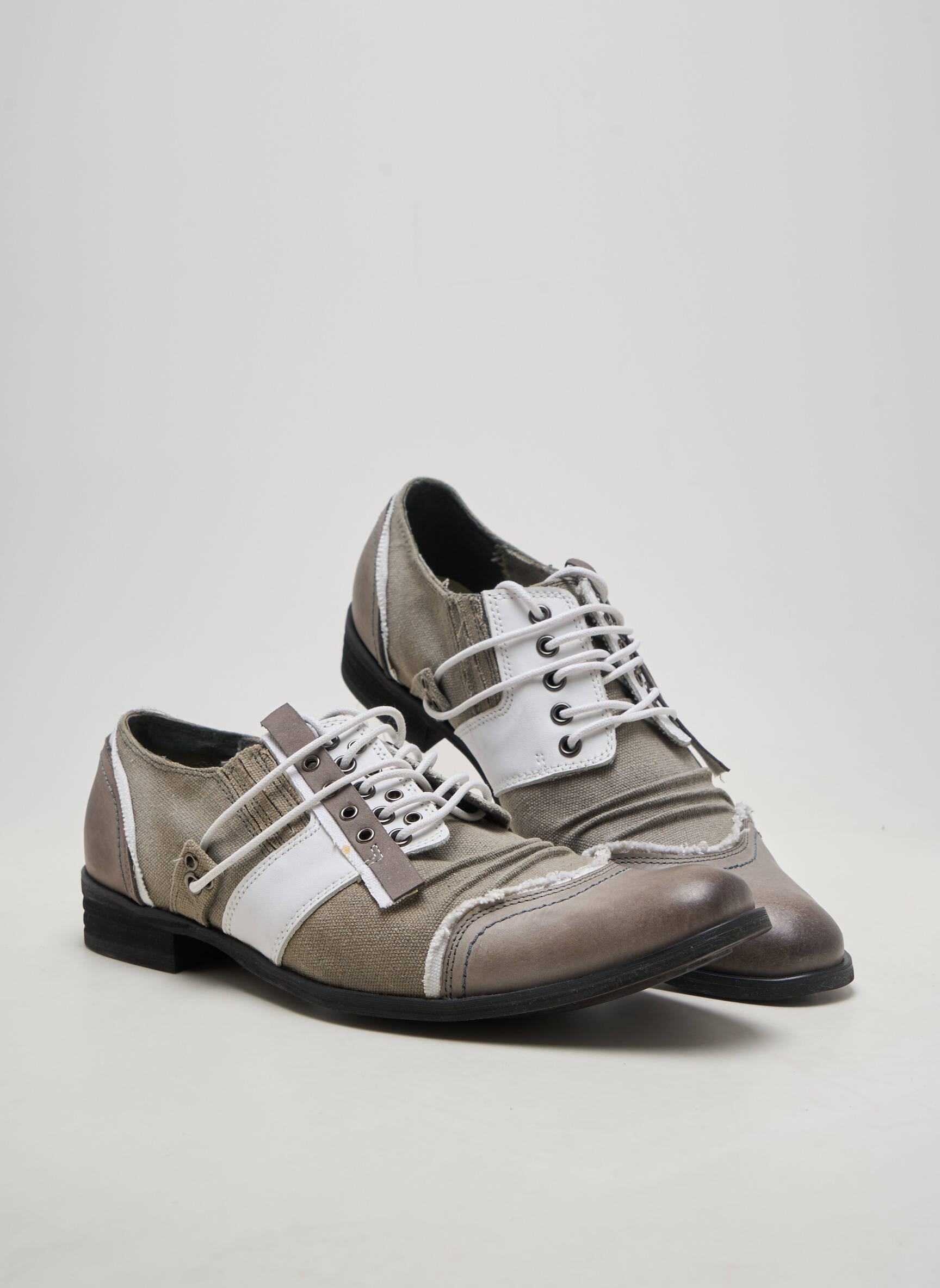 Derbies matière lisse carré gris KDOPA homme