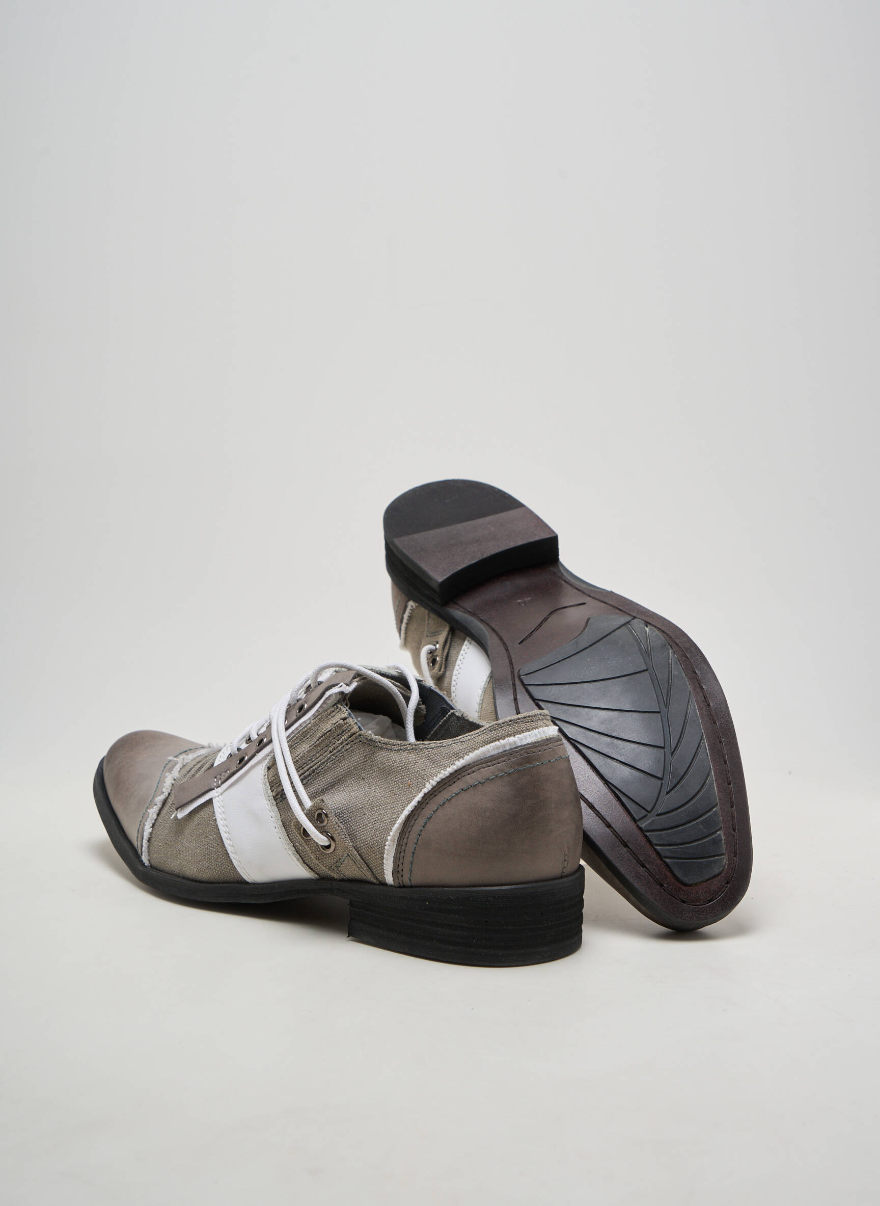 Derbies matière lisse carré gris KDOPA homme