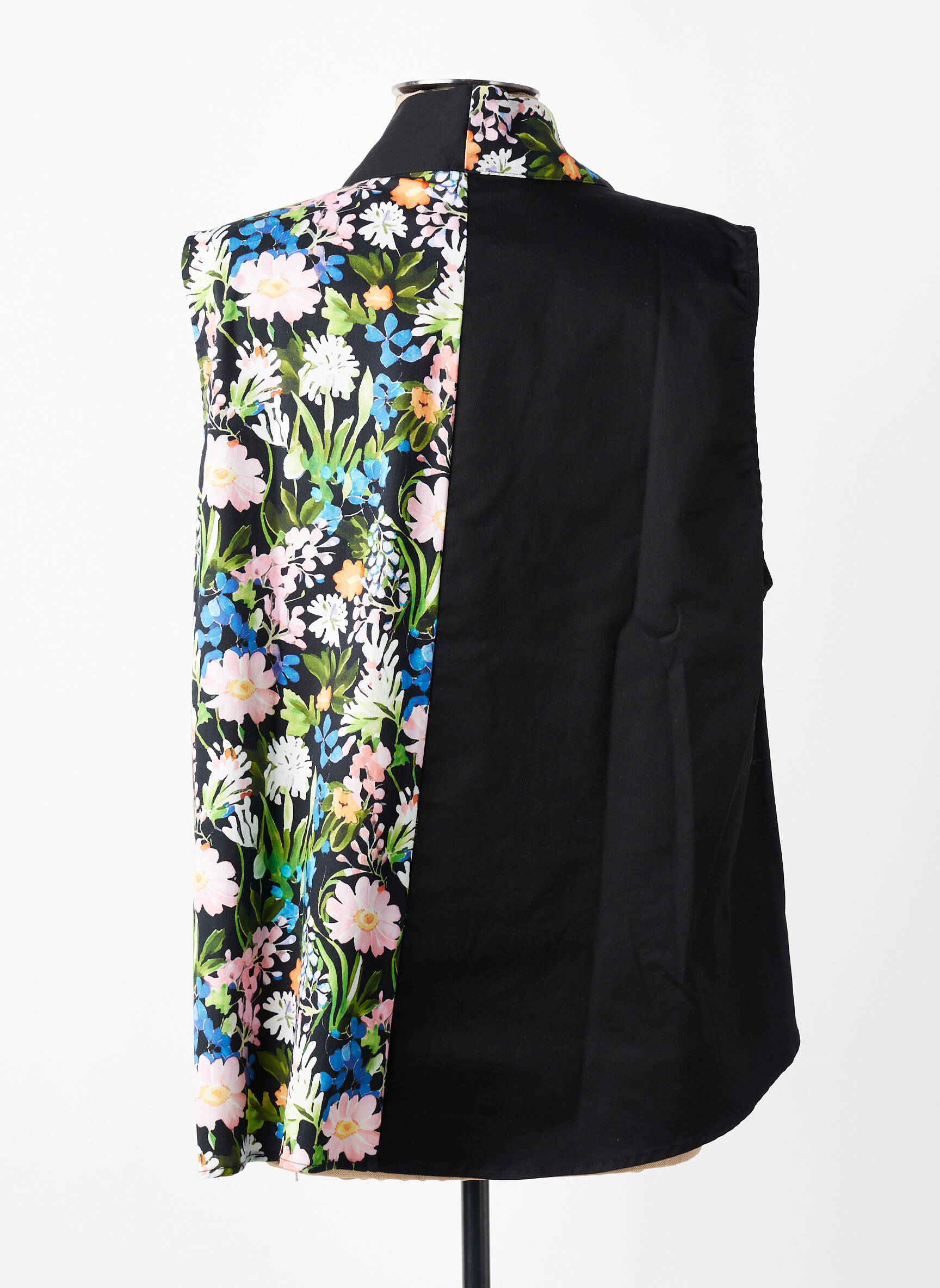 Gilet sans manche fermeture boutonnée sur le devant noir RHUM RAISIN femme