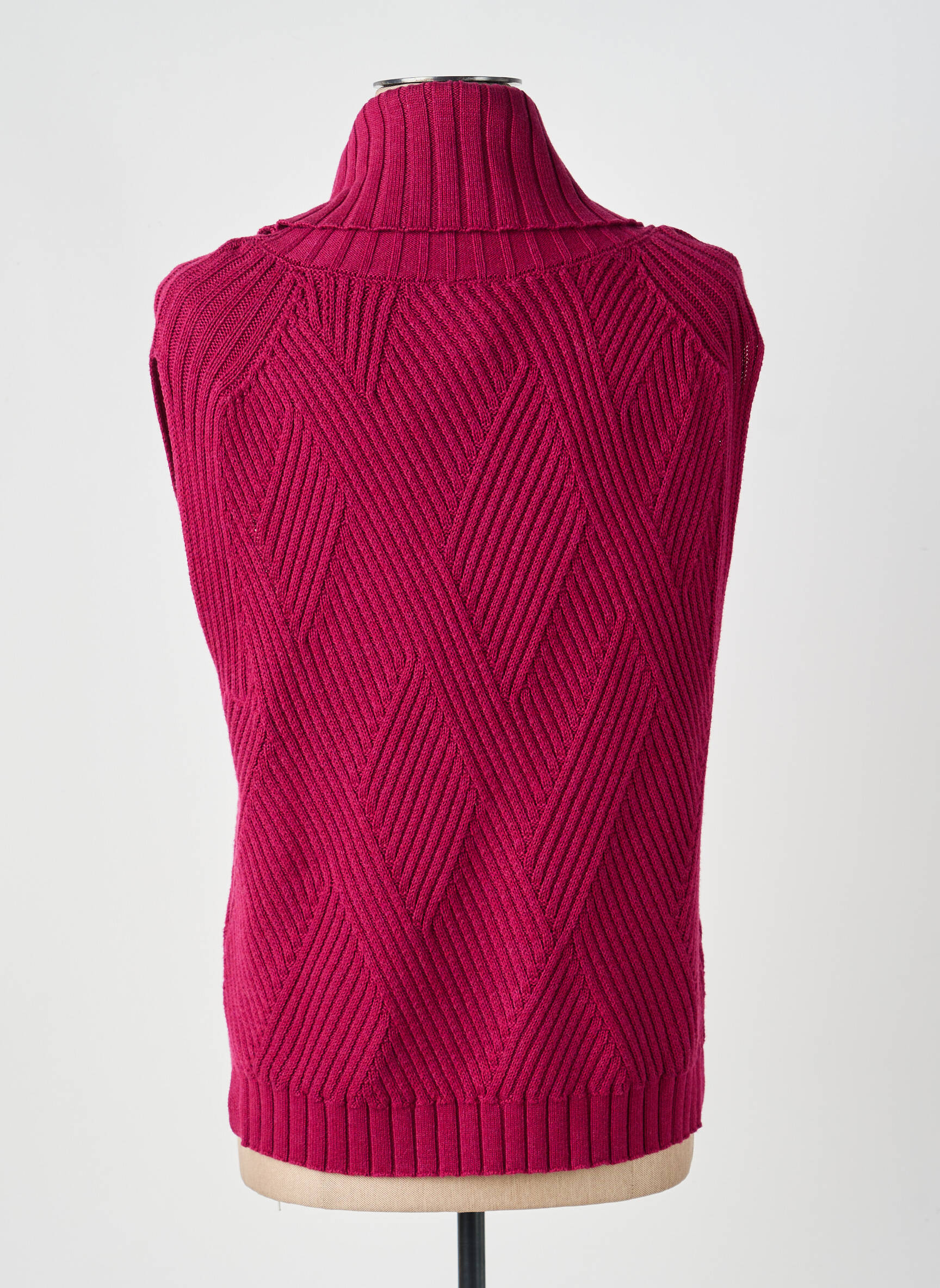 Pull col roulé coupe cintrée sans manche violet MARBLE femme