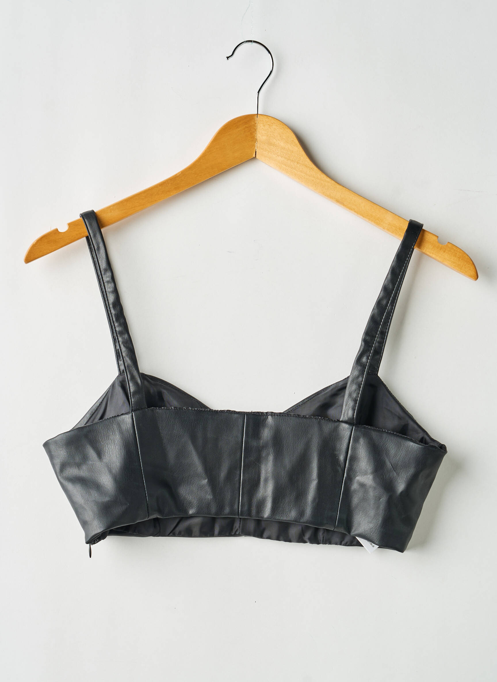 Top coupe cintrée fines bretelles noir ZARA femme