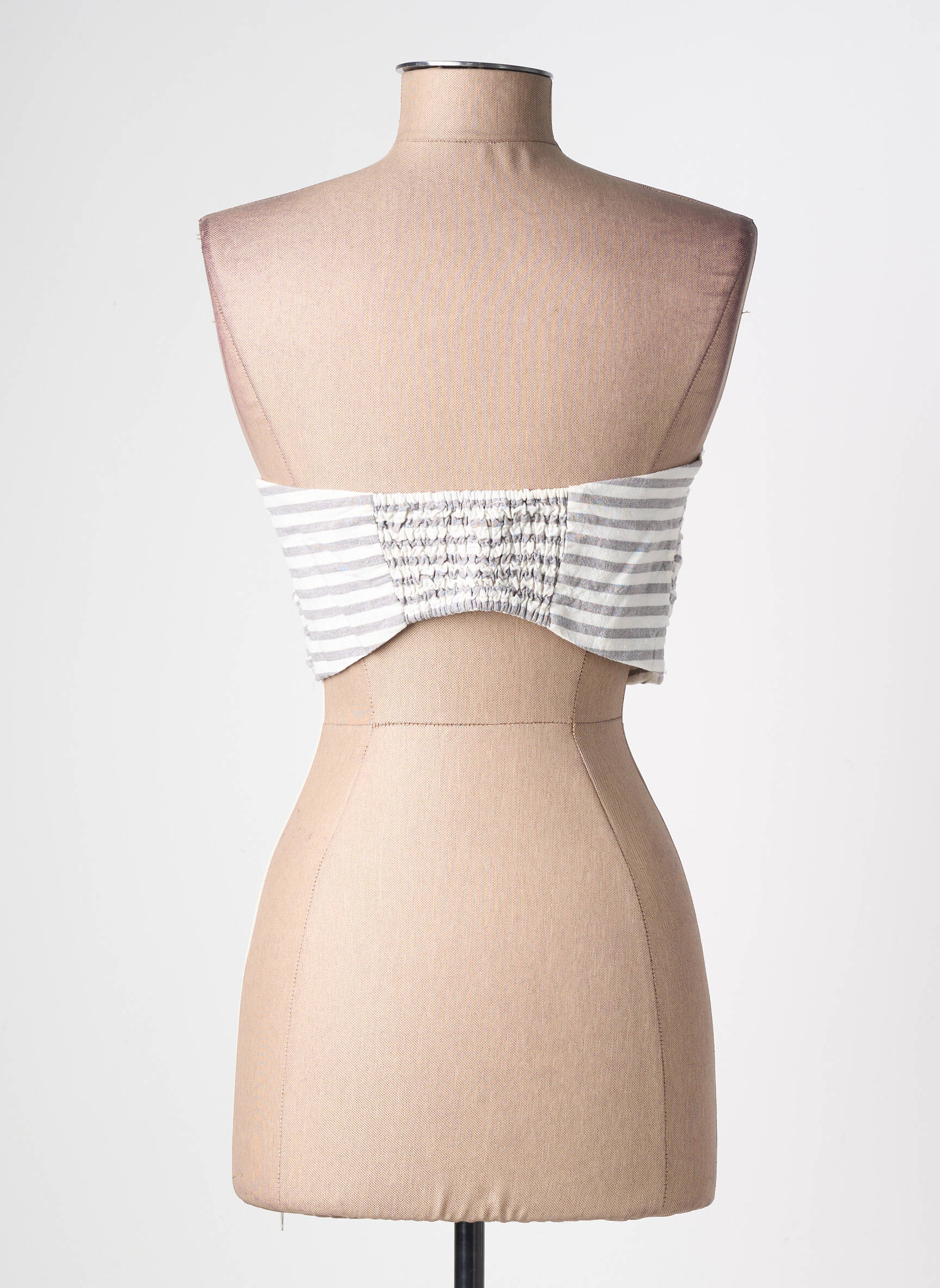 Top coupe cintrée sans manche gris SANS MARQUE femme