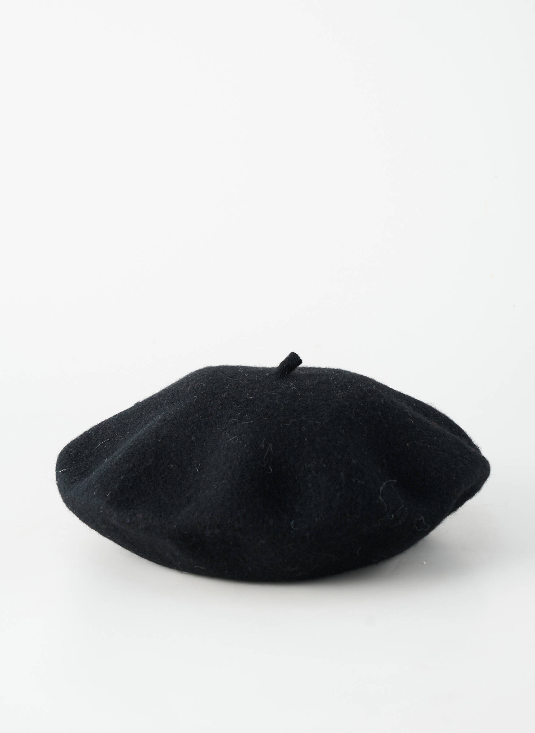 Chapeau forme béret noir SANS MARQUE femme