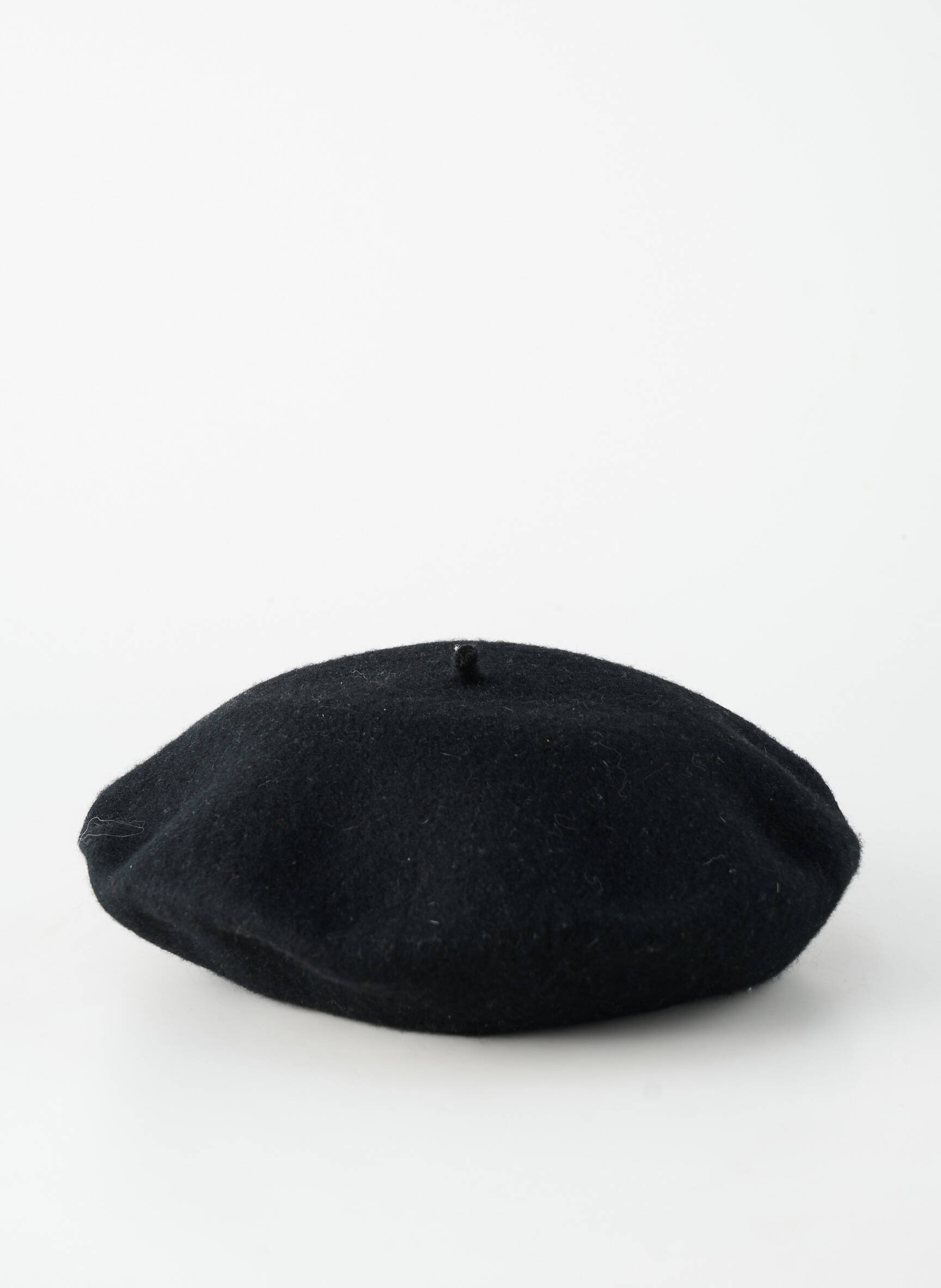 Chapeau forme béret noir SANS MARQUE femme