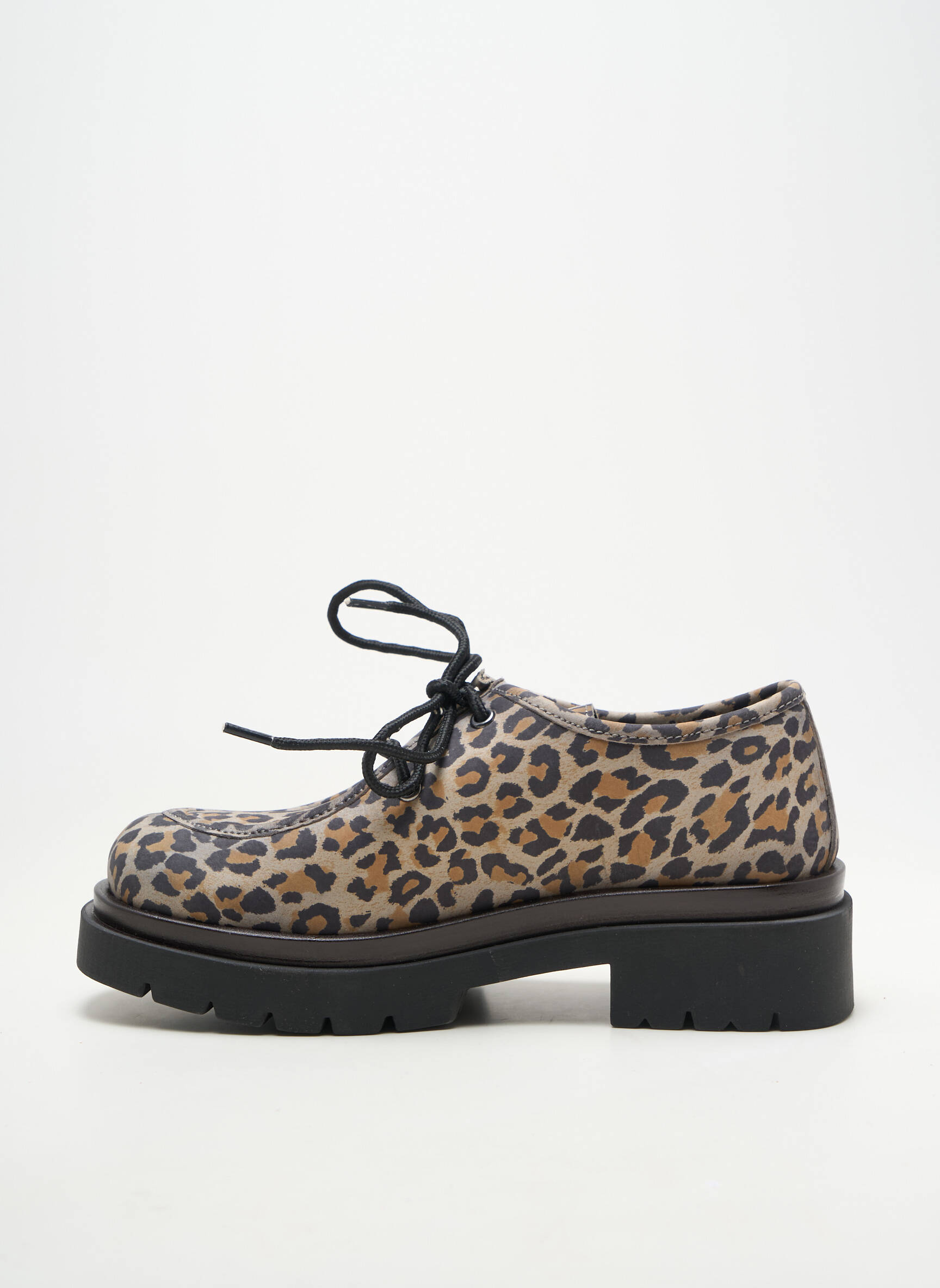 Derbies matière lisse talon de 4 à 6cm beige ALISA BIANCHINI femme