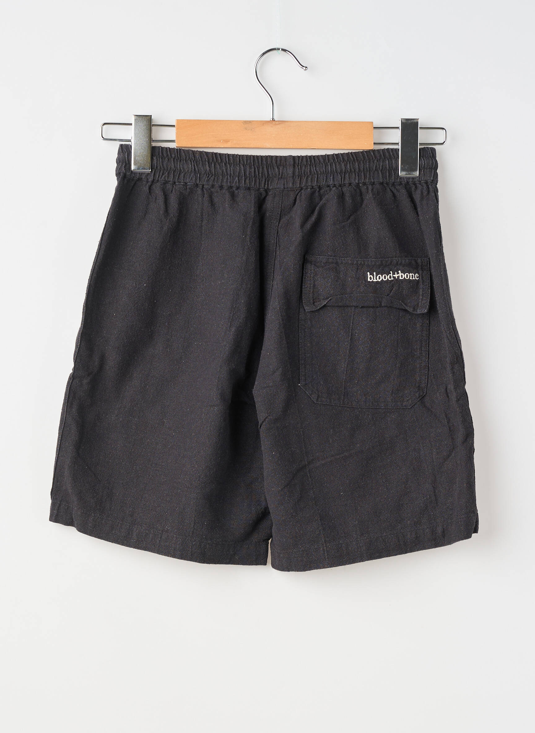 Short fermeture liens à nouer noir BLOOD+BONE homme