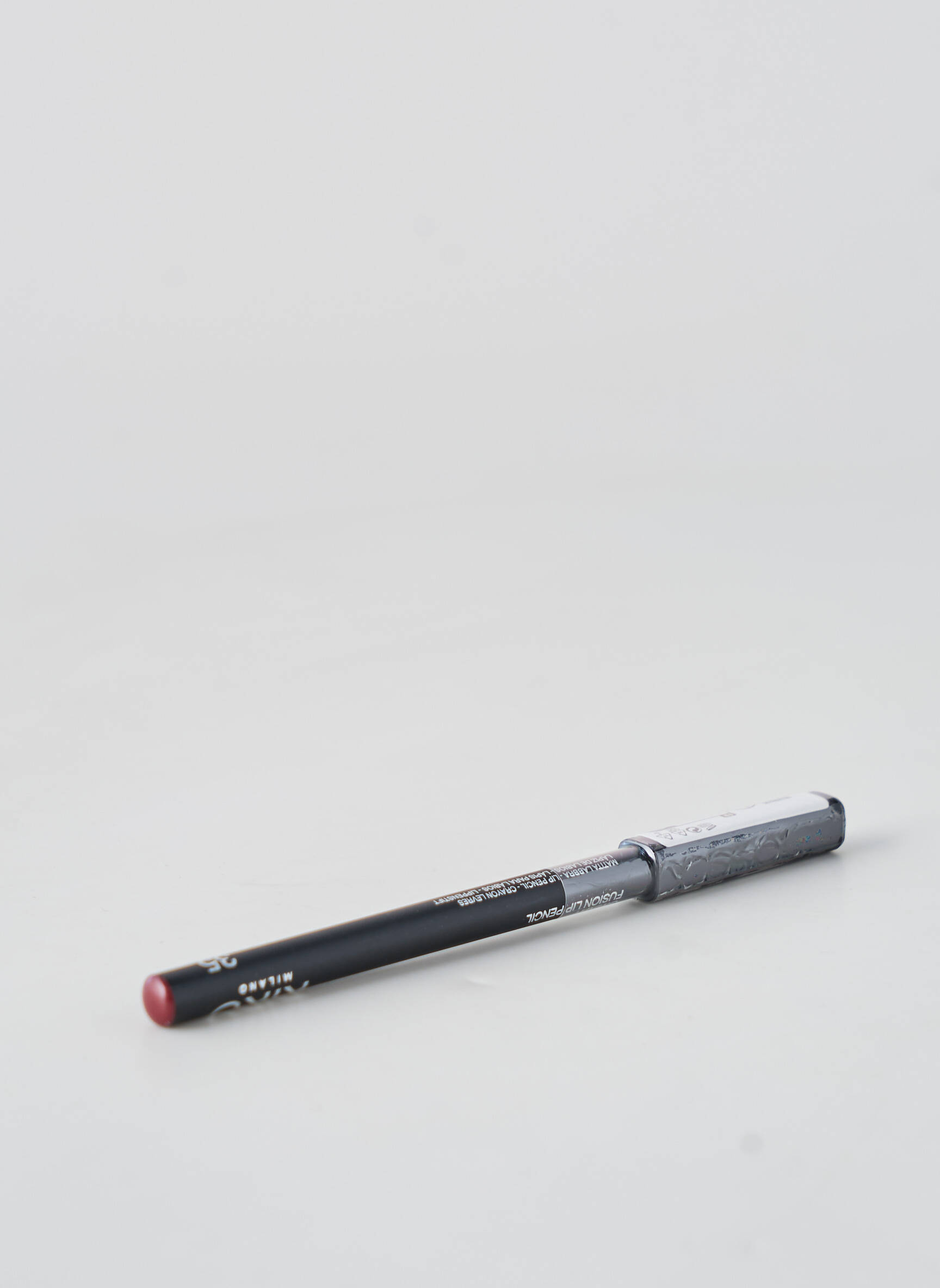 Maquillage pour les lèvres  crayon et feutre à lèvres rouge KIKO femme