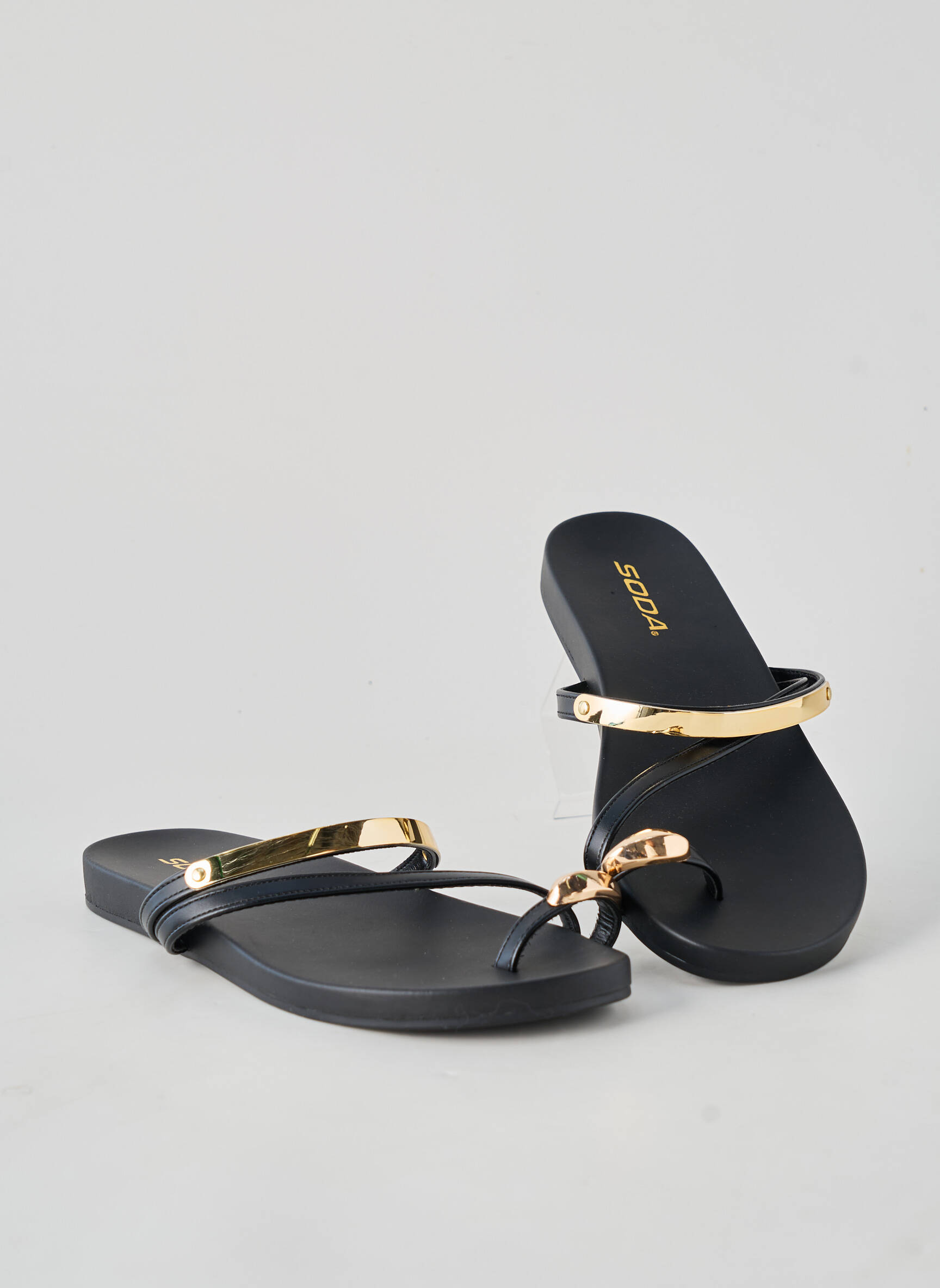 Mules/sabots matière lisse talon plat jusqu'à 3cm noir SODA femme