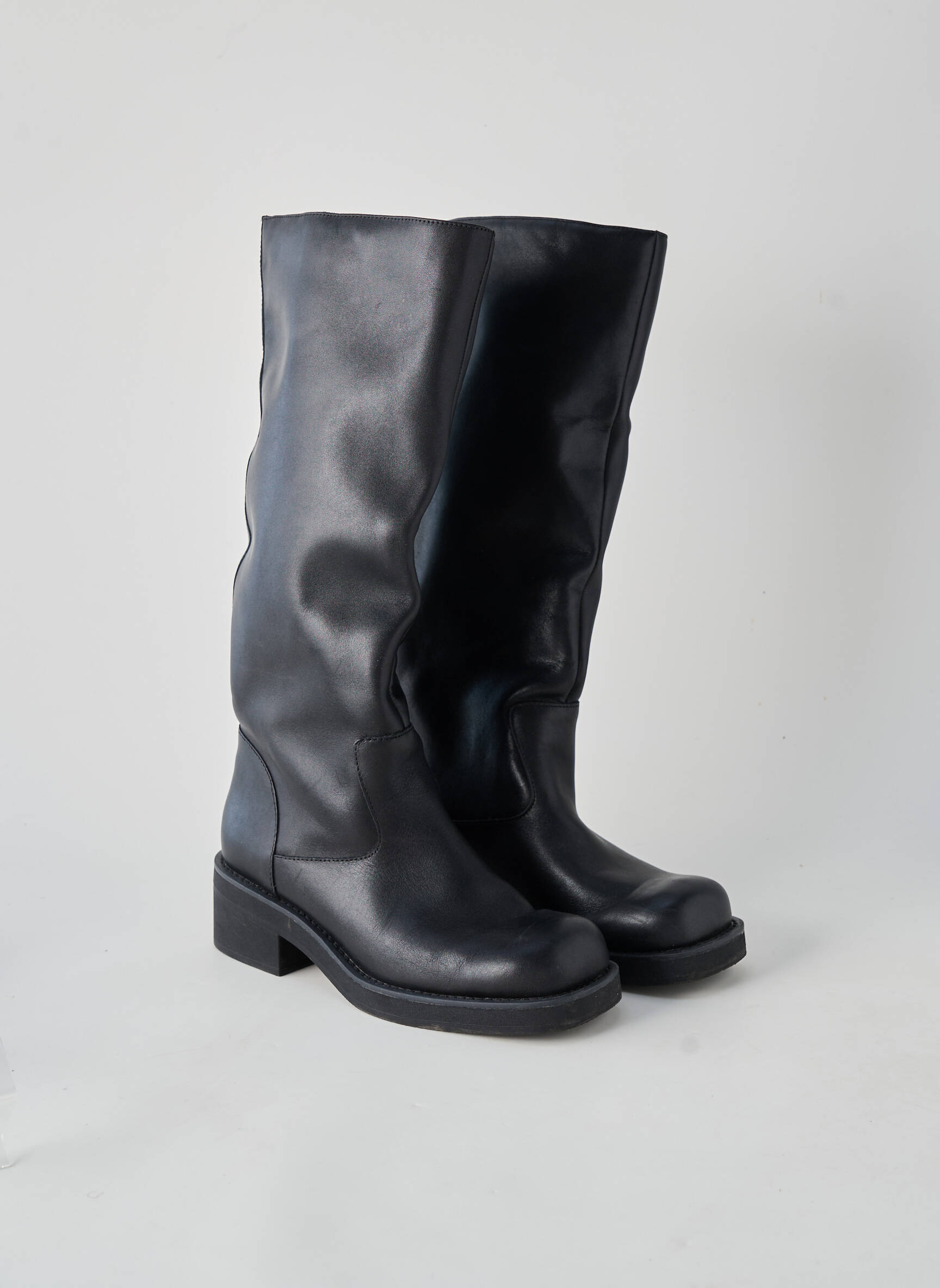 Bottes matière lisse talon de 4 à 6cm noir ZARA femme