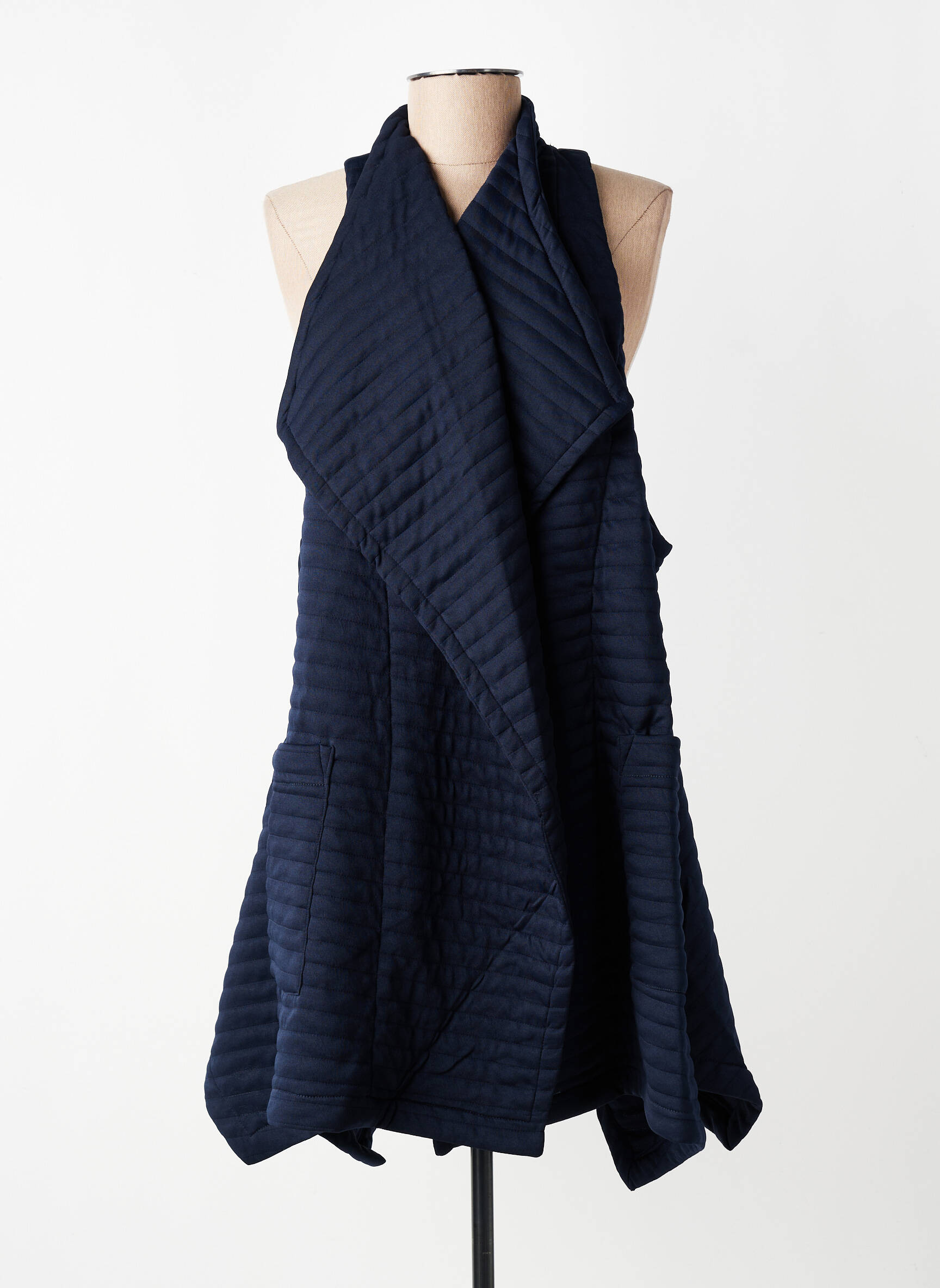 Gilet sans manche tissage matelassé bleu ALEMBIKA femme
