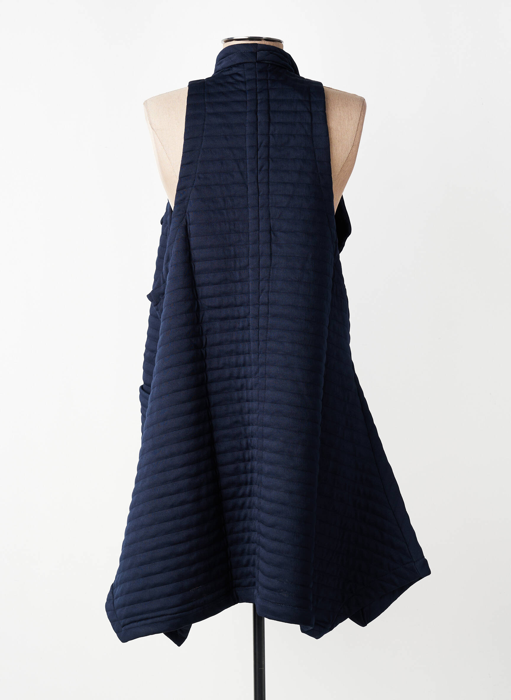 Gilet sans manche tissage matelassé bleu ALEMBIKA femme