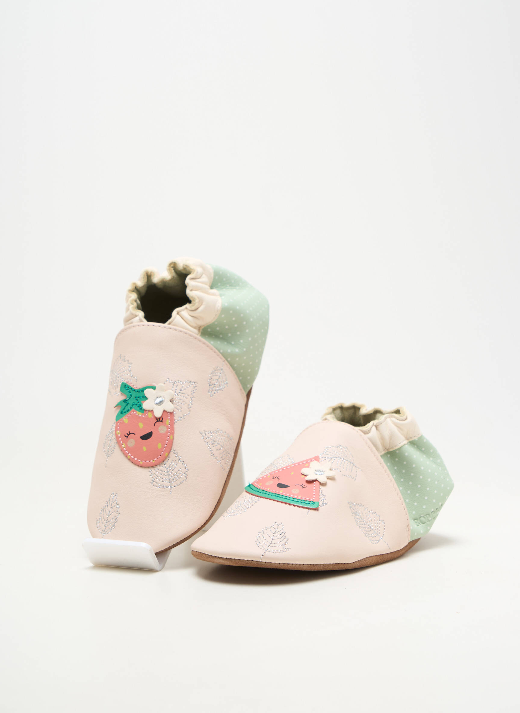 Chaussons/pantoufles matière lisse bout rond rose ROBEEZ fille