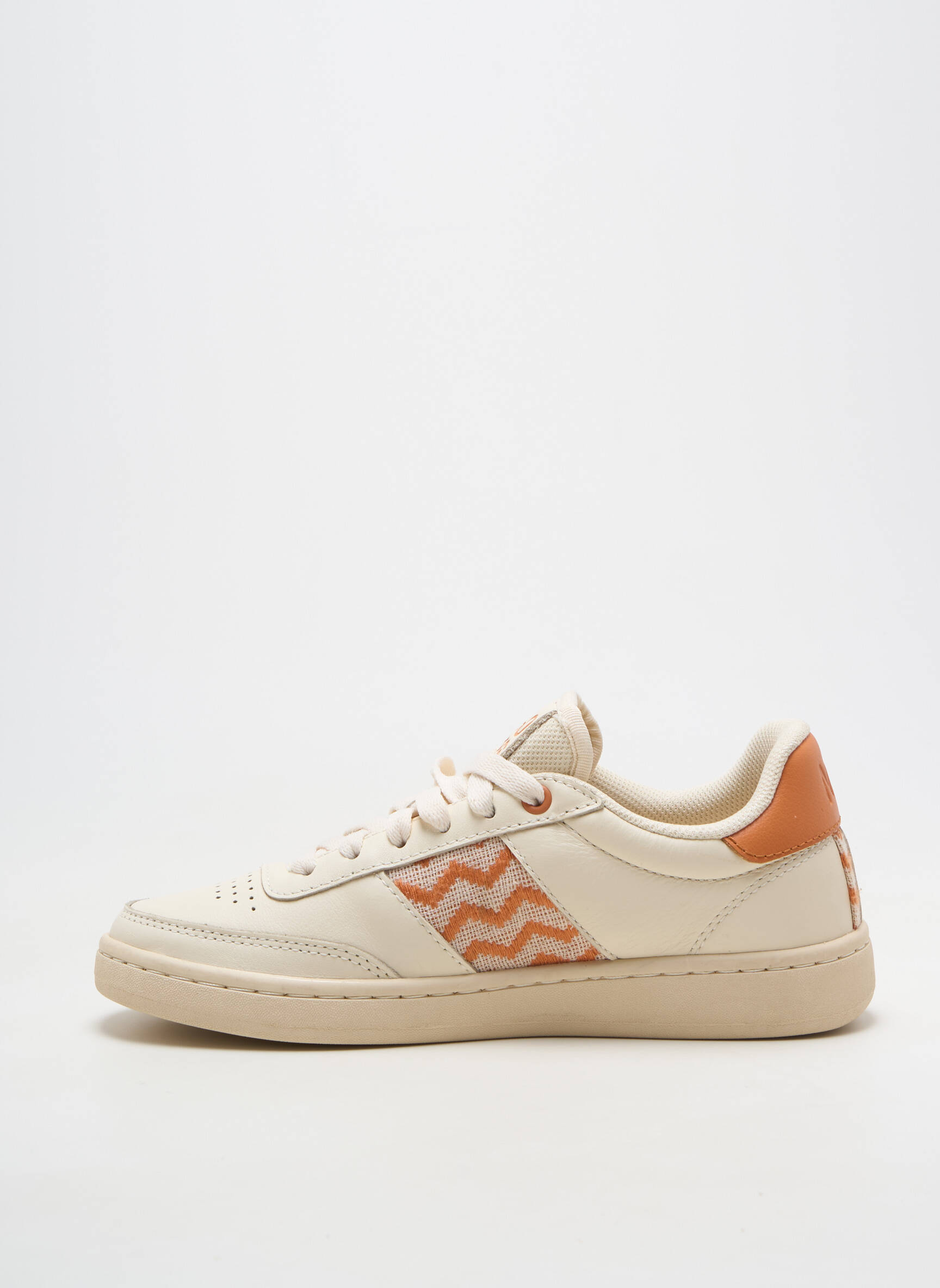 Baskets matière lisse talon plat jusqu'à 3cm beige N'GO femme